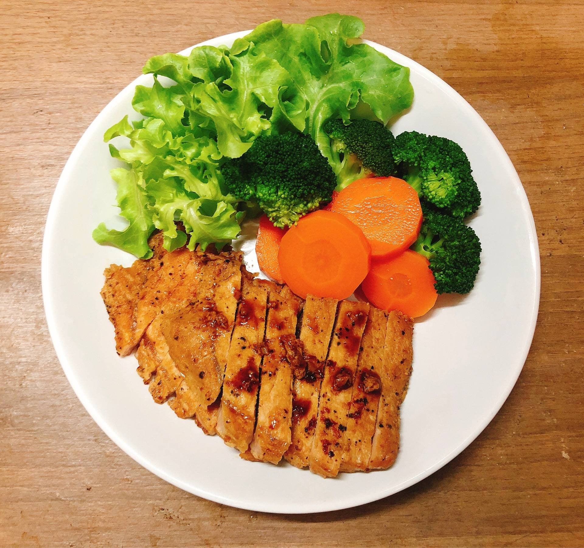 สันนอกหมูย่างหมักพริกไทยดำ