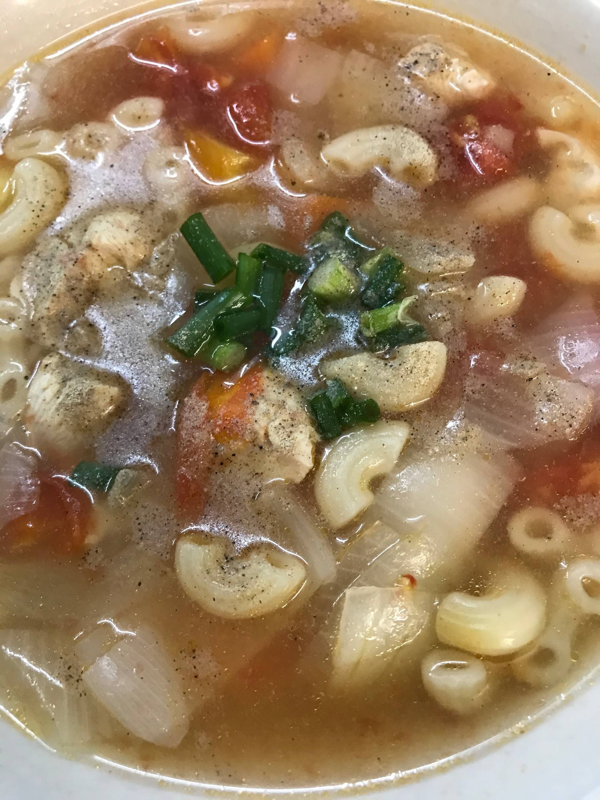 ซุปมักกะโรนีสันในไก่