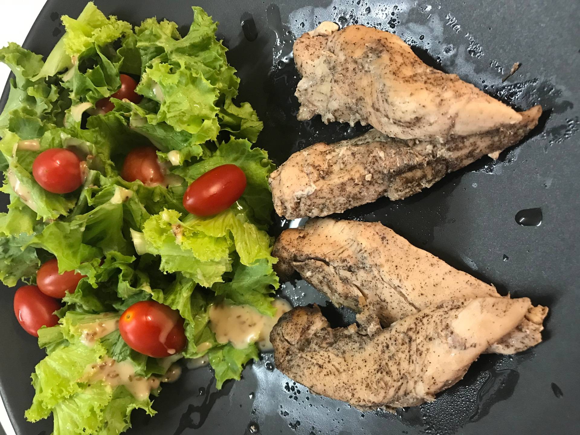 สันในไก่อบออลสไปซ์สลัดญี่ปุ่น 
