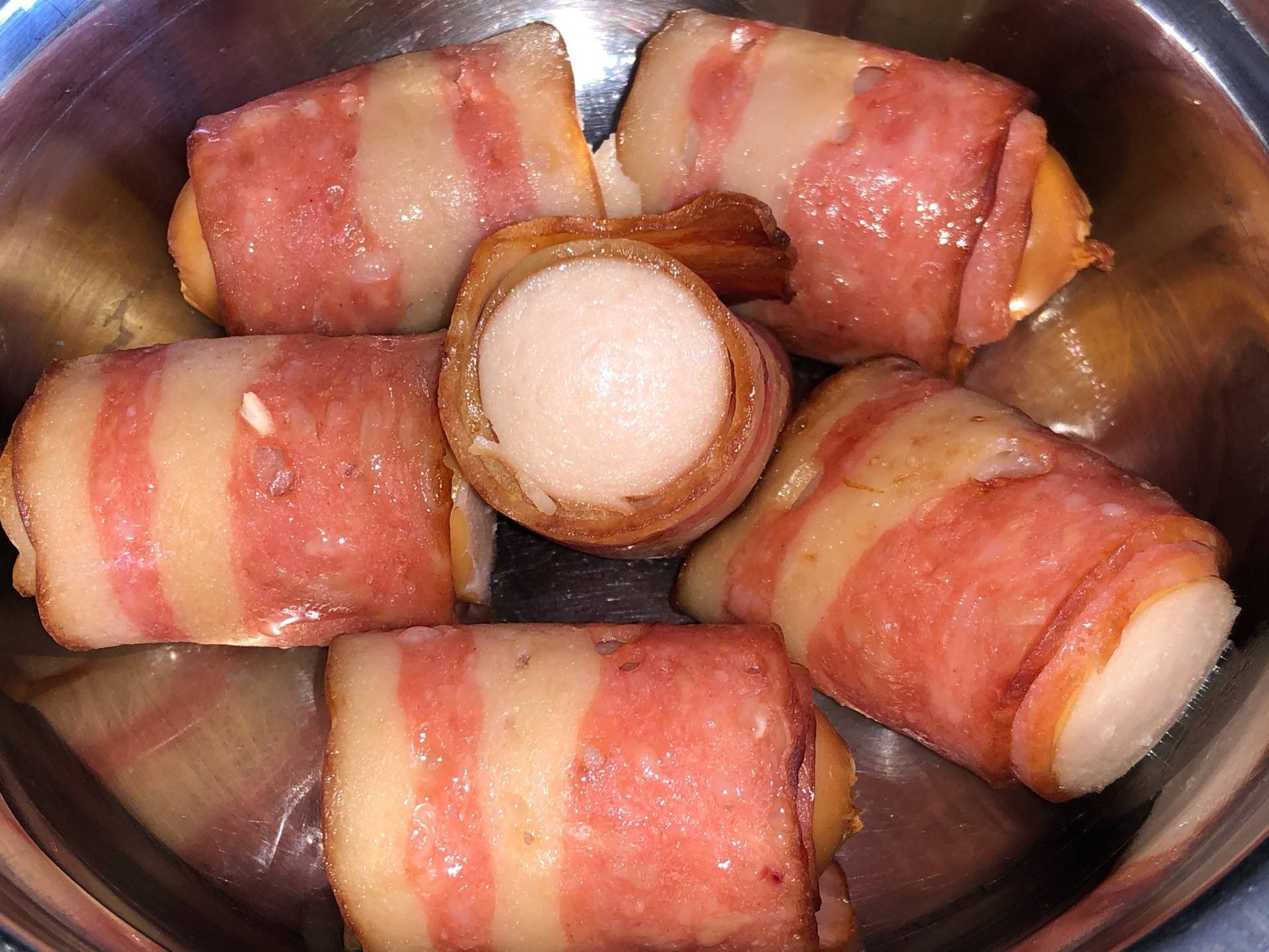 ไส้กรอกพันเบคอน