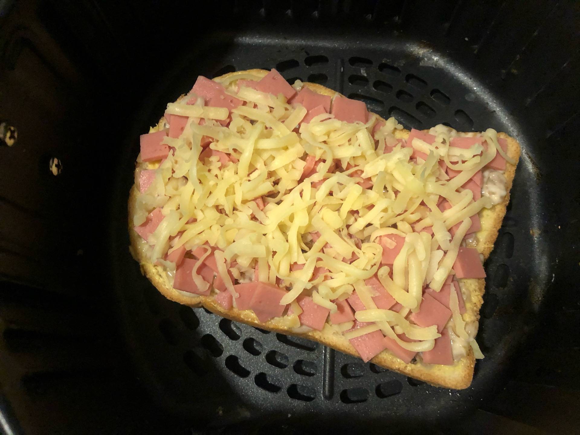 ขนมปังซุปหอมใหญ่โบโลน่าอบชีส 🧀