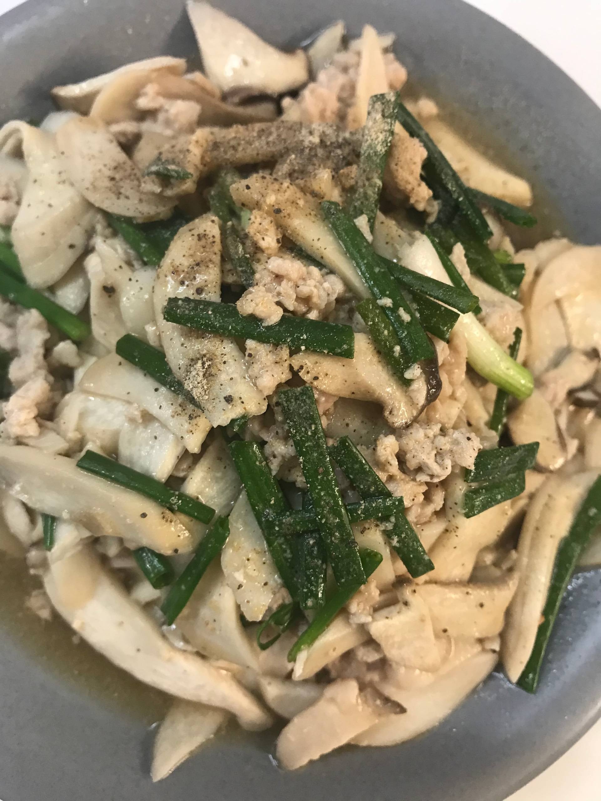 เห็ดออริจินผัดหมูสับ 