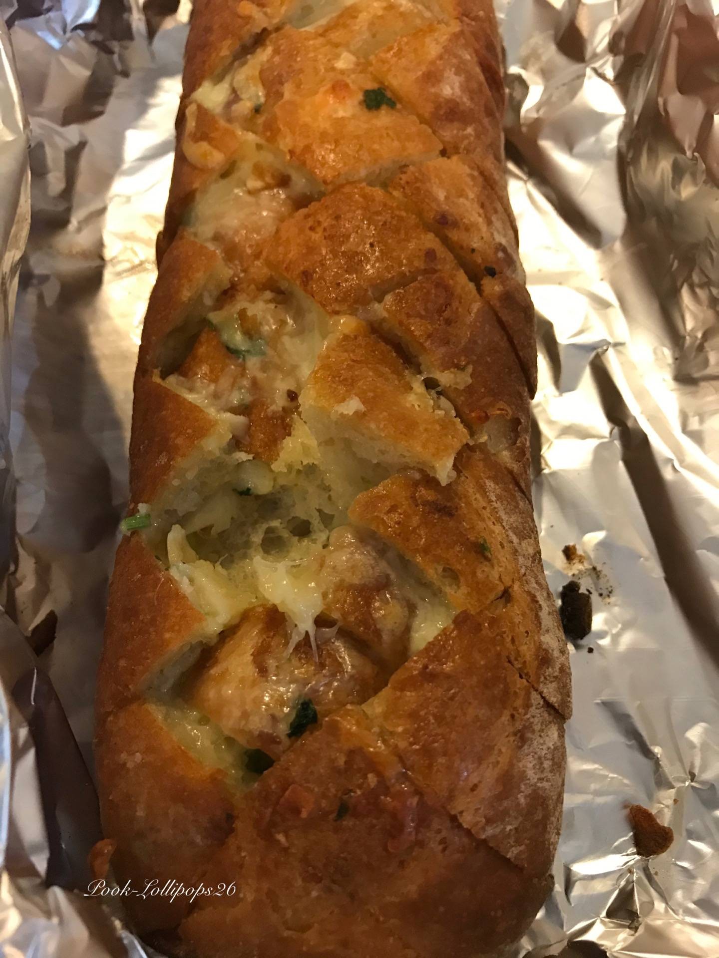 Garlic cheesy bread pull apart