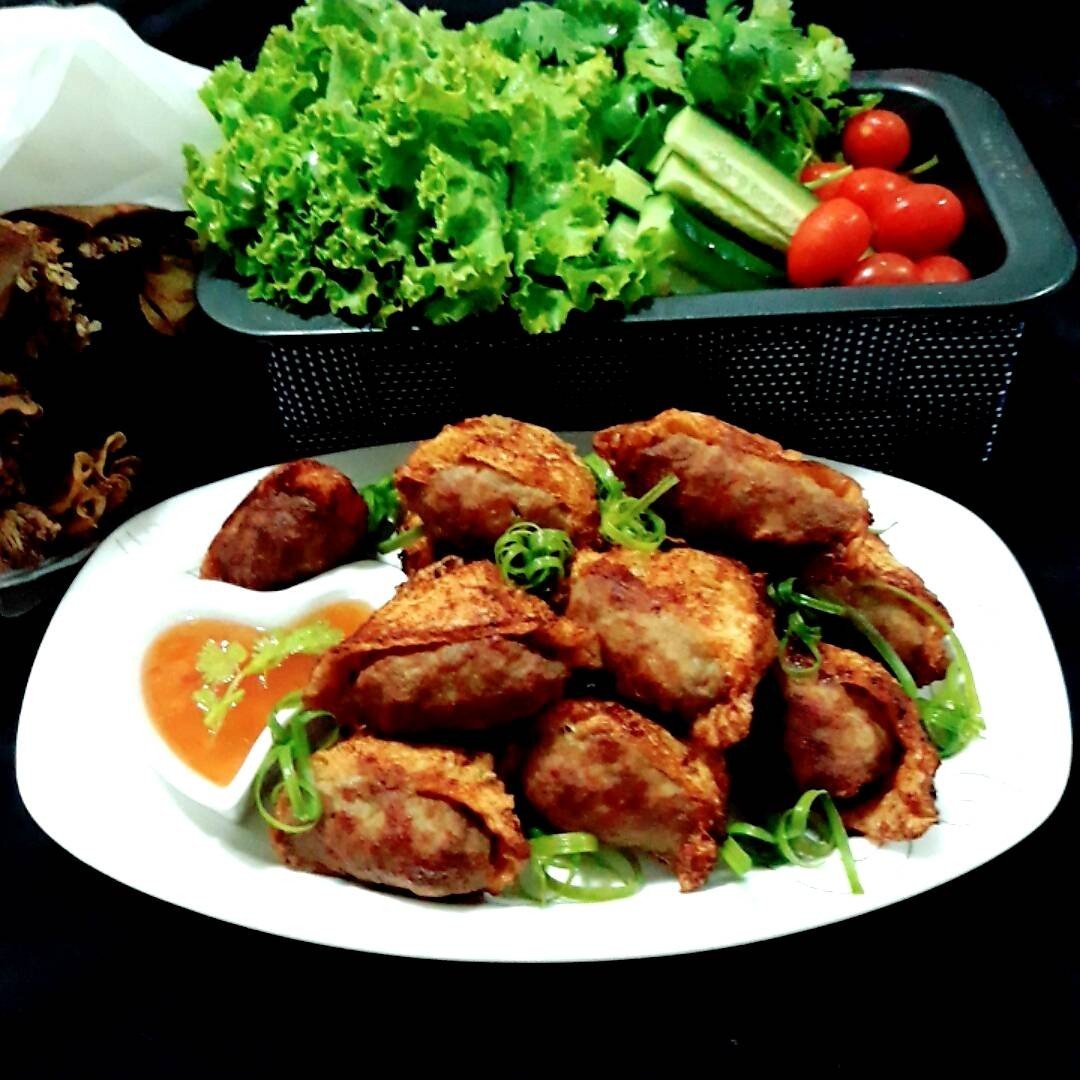 เต้าหู้ทอด(เต้าหู้พัฟ)ยัดไส้เนื้อหมูบด