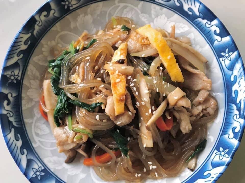 ผัดวุ้นเส้นเกาหลี (잡채)