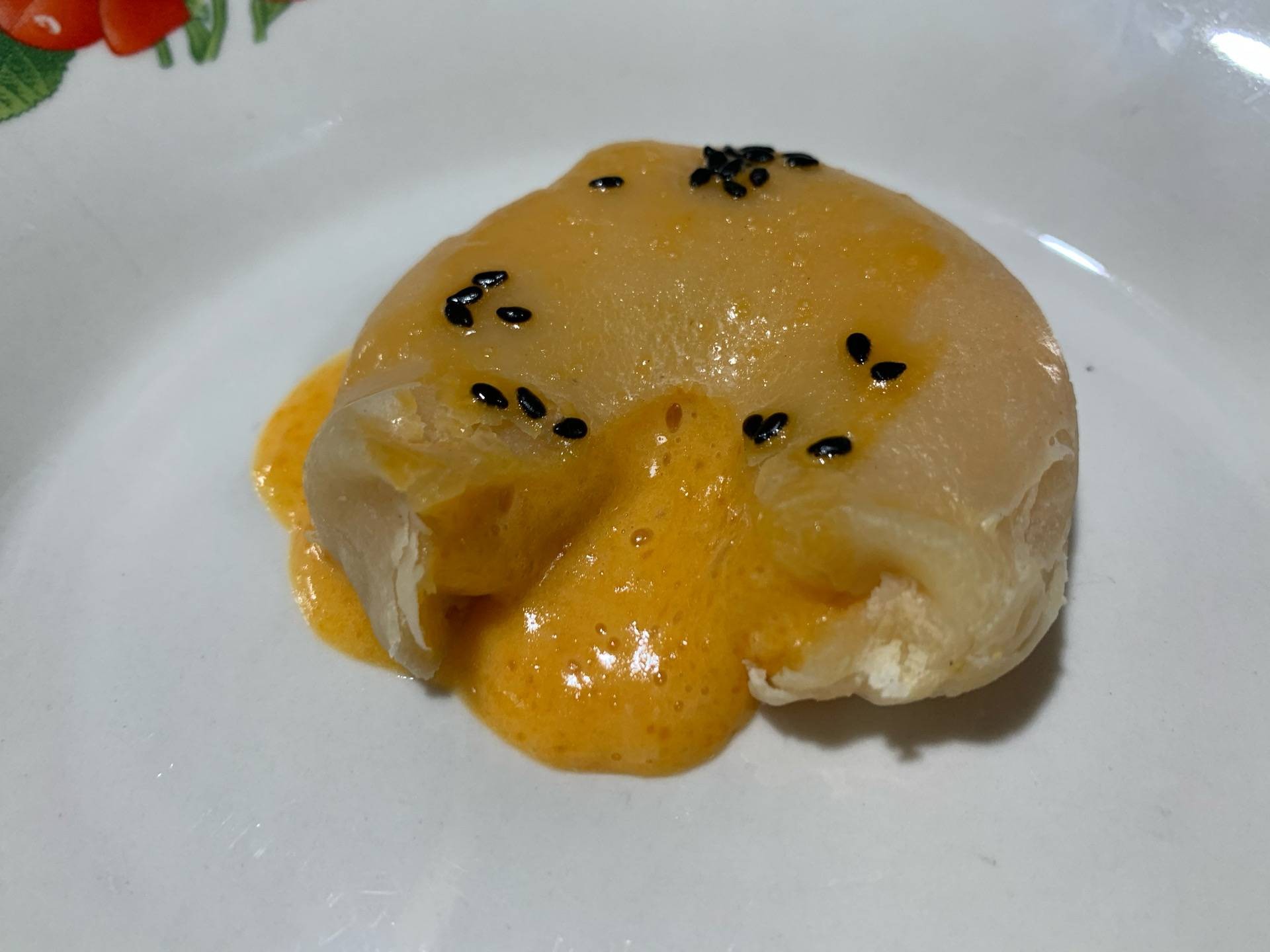 ขนมเปี๊ยะไข่เค็มลาวา
