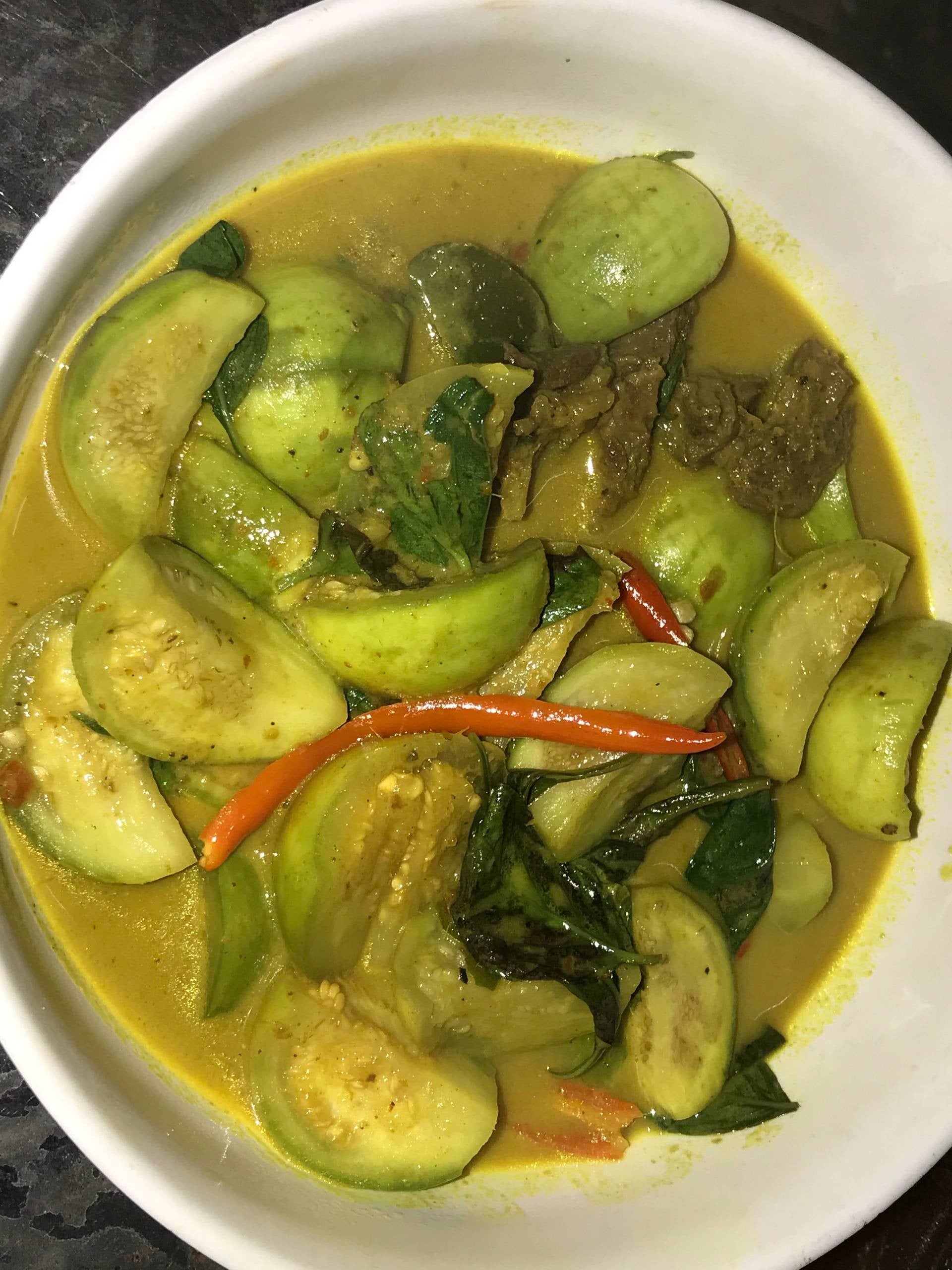 แกงเนื้อใส่มะเขือ