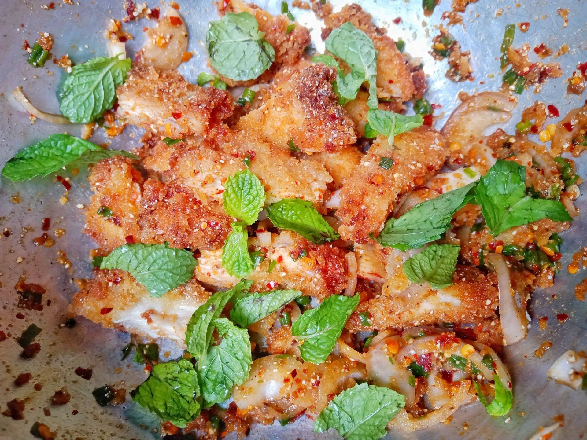 ข้าวยําไก่แซ่บ🌶️