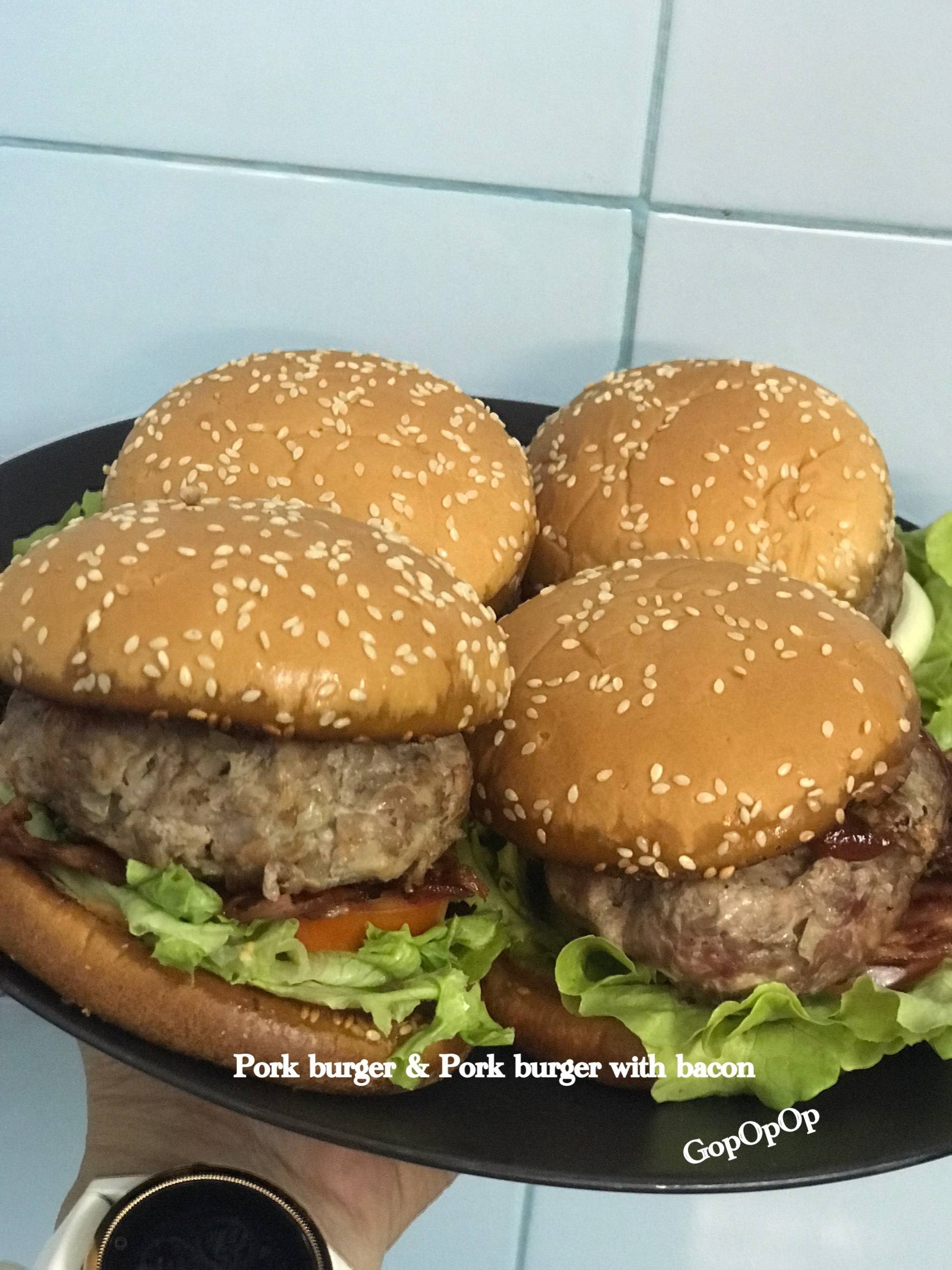 Pork burger with bacon เบอร์เกอร์หมูฉึกๆ เพิ่มเบคอน 🥓 