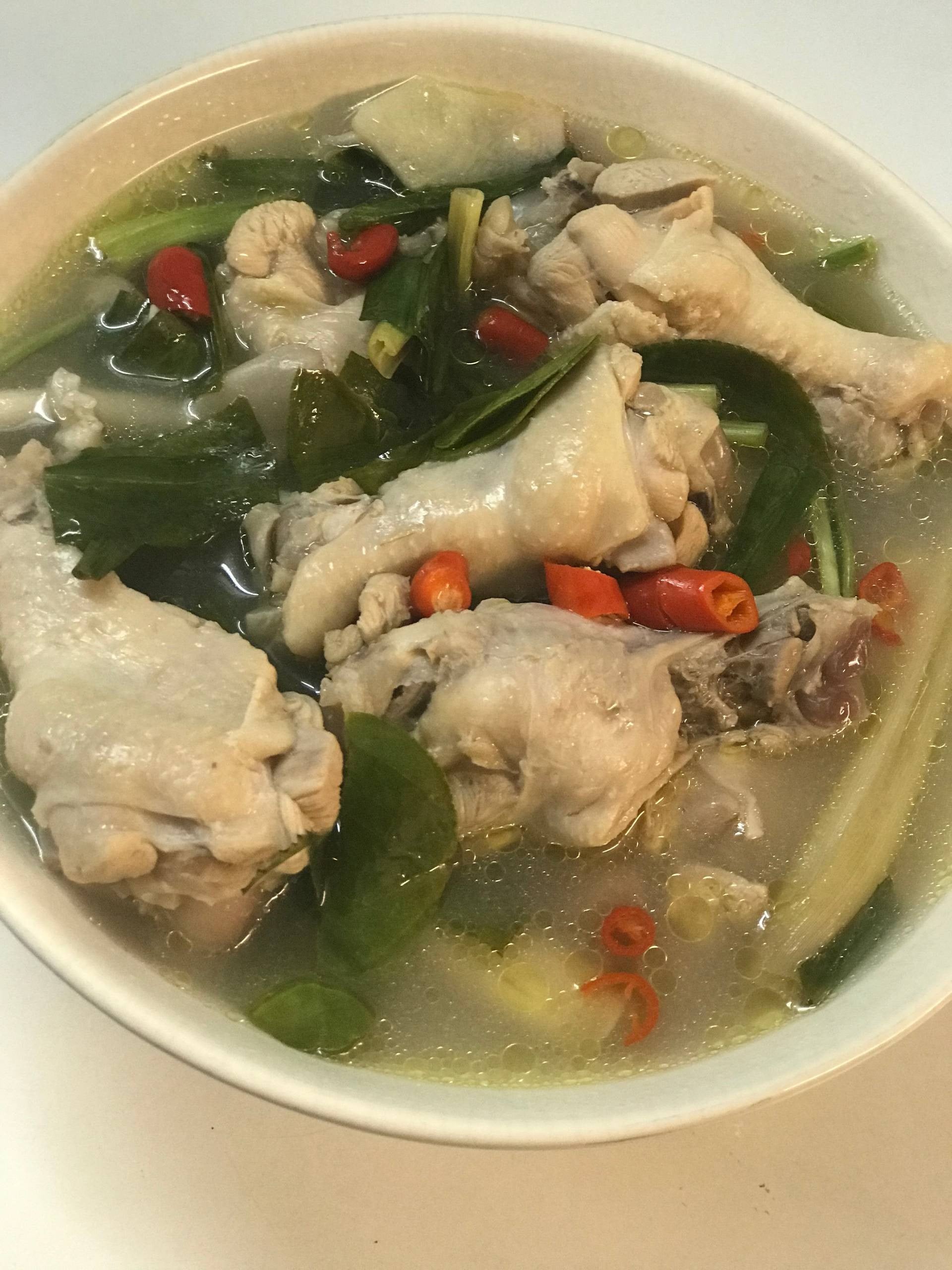 ต้มยำน่องไก่