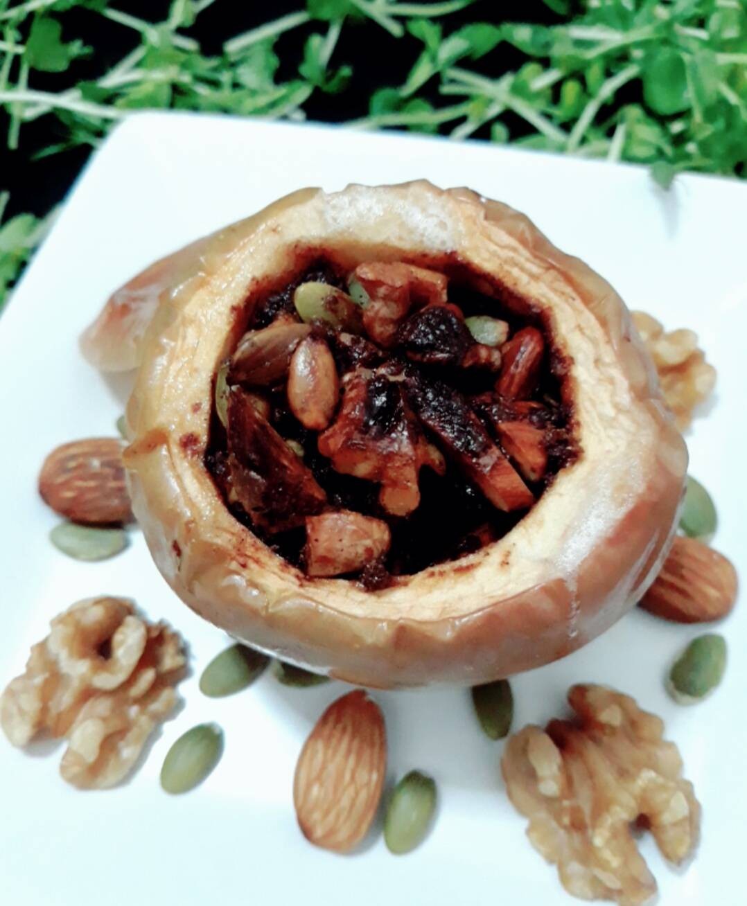 แอปเปิ้ลอบกับธัญพืชและลูกเกด (baked apples with whole grain & raisins)
