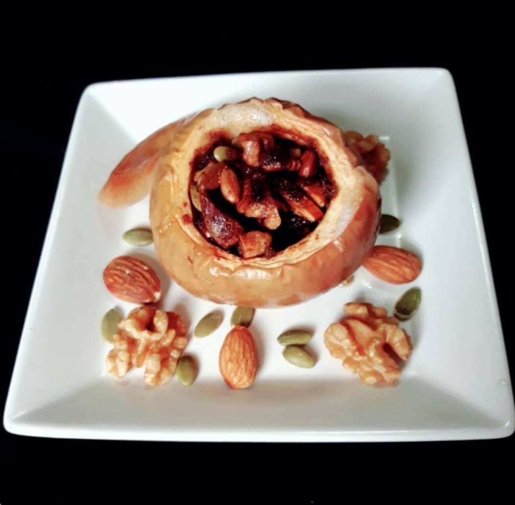 แอปเปิ้ลอบกับธัญพืชและลูกเกด (baked apples with whole grain & raisins)