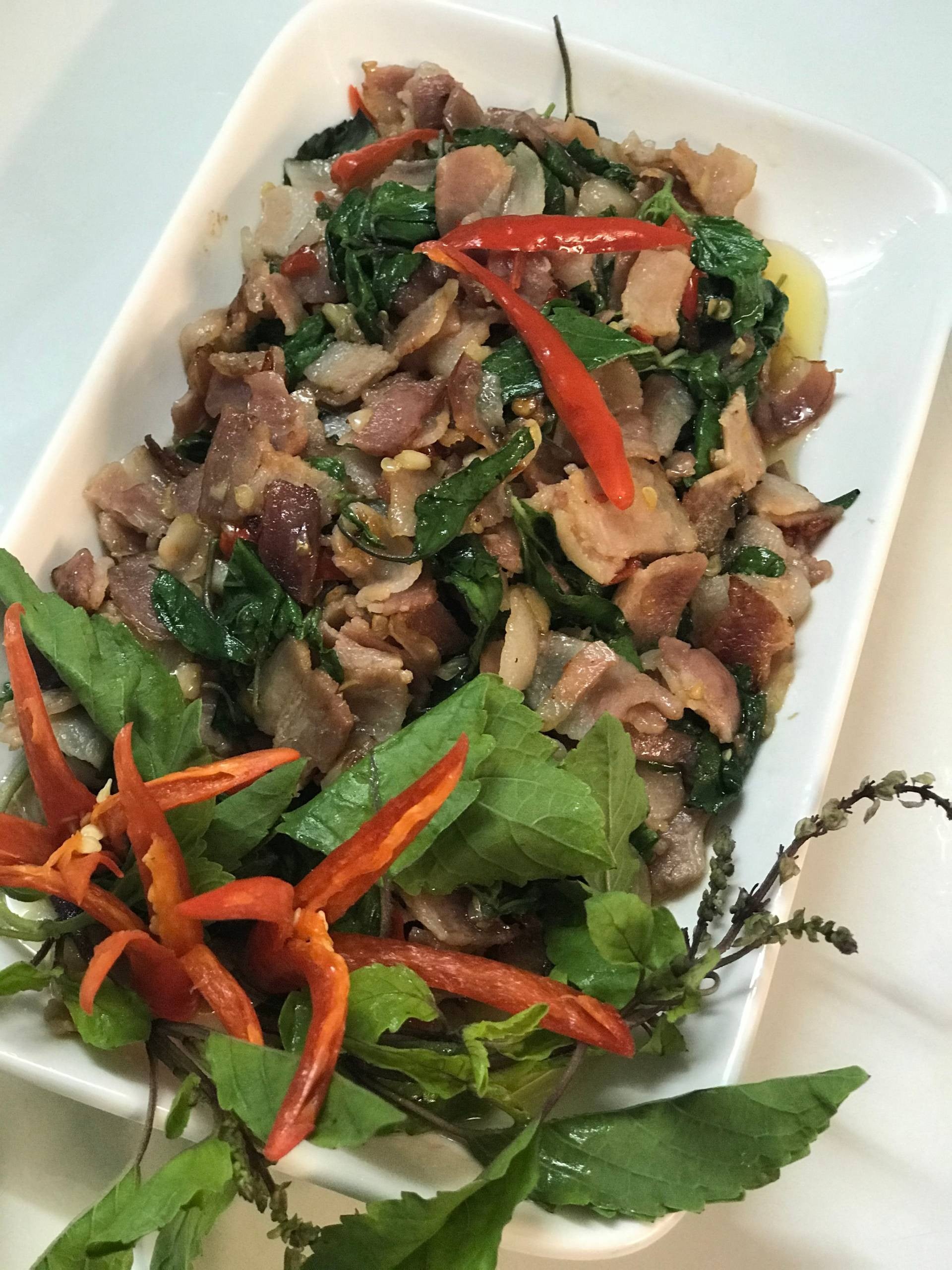 กะเพราเบคอน