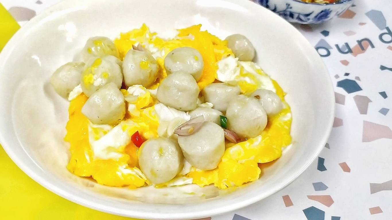 ไข่ยู่ยี่ลูกชิ้นปลาเยาวราช