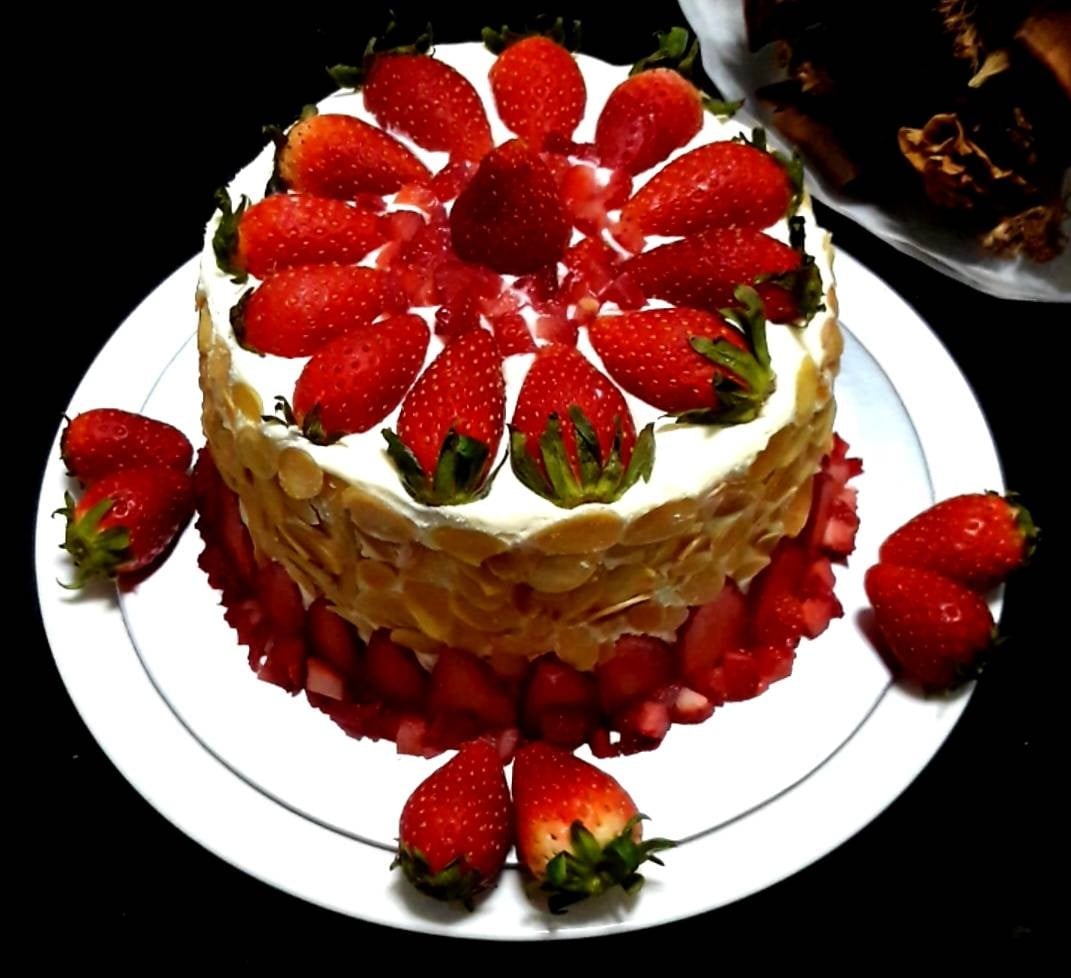 รวมกัน 101+ ภาพพื้นหลัง การ์ตูนสตอเบอรี่ช็อตเค้กภาษาไทย สวยมาก