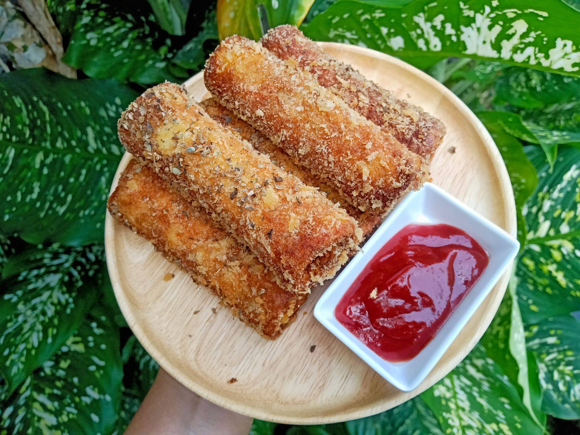 ขนมปังไส้กรอกทอด