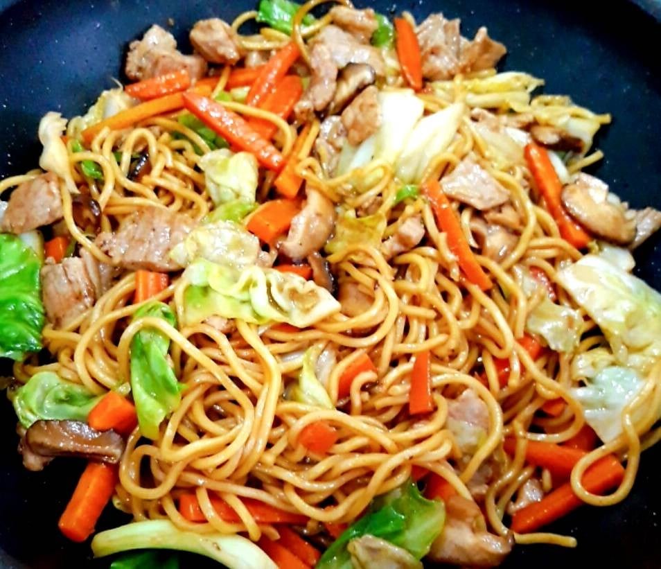 ผัดยากิโซบะ ( สไตล์เรา 😁 คนไทยทำ คนไทยทาน 😁)