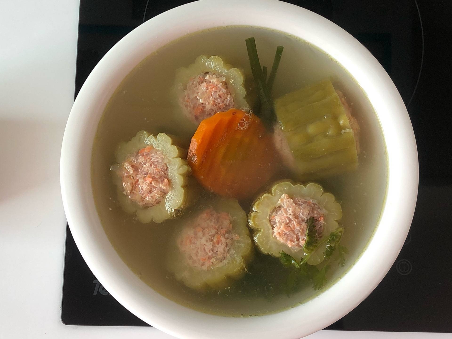 แกงจืดมะระยัดไส้หมูสับ 