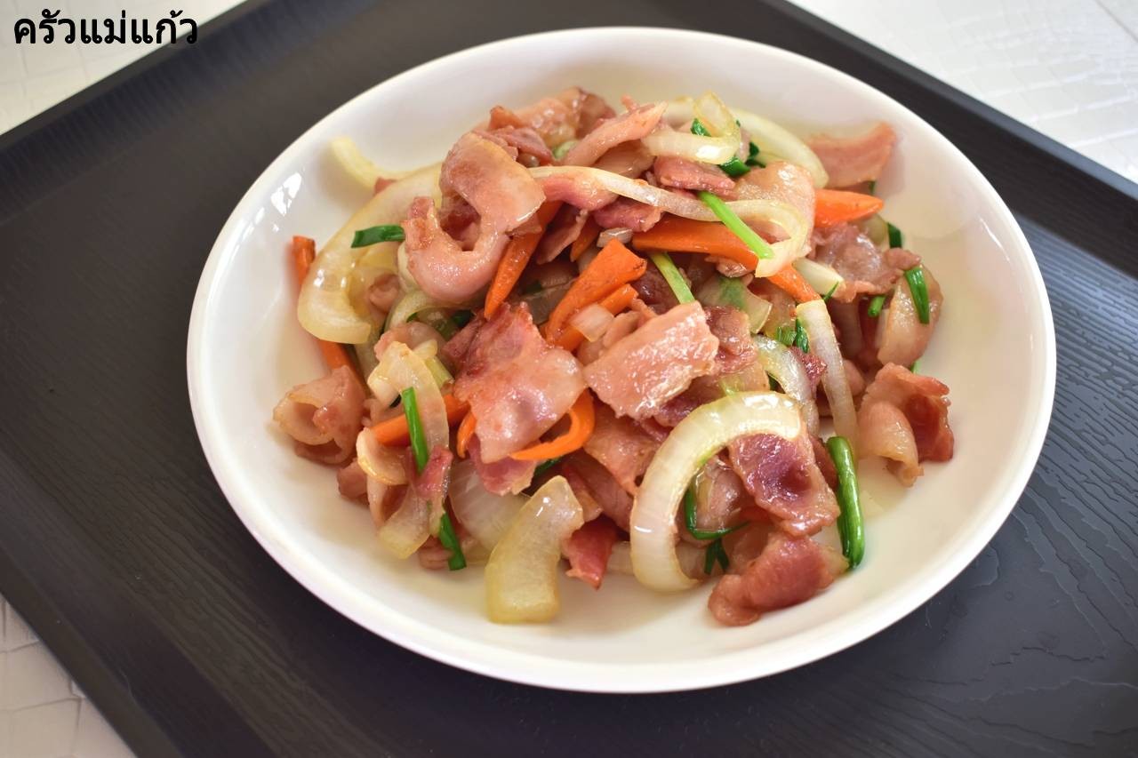 เบคอนผัดน้ำมันหอย