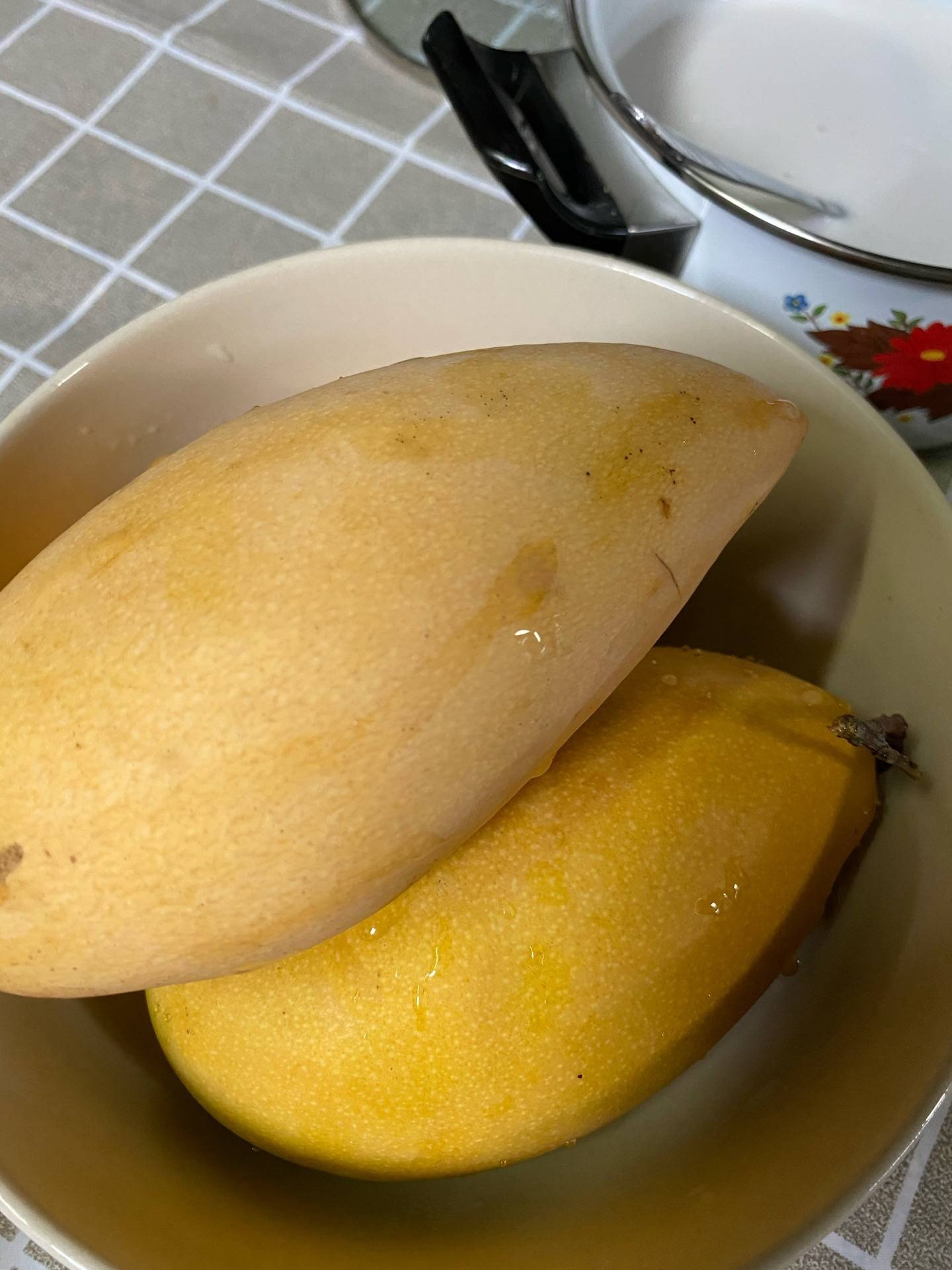 ข้าวเหนียวมูนมะม่วงอัญชัน