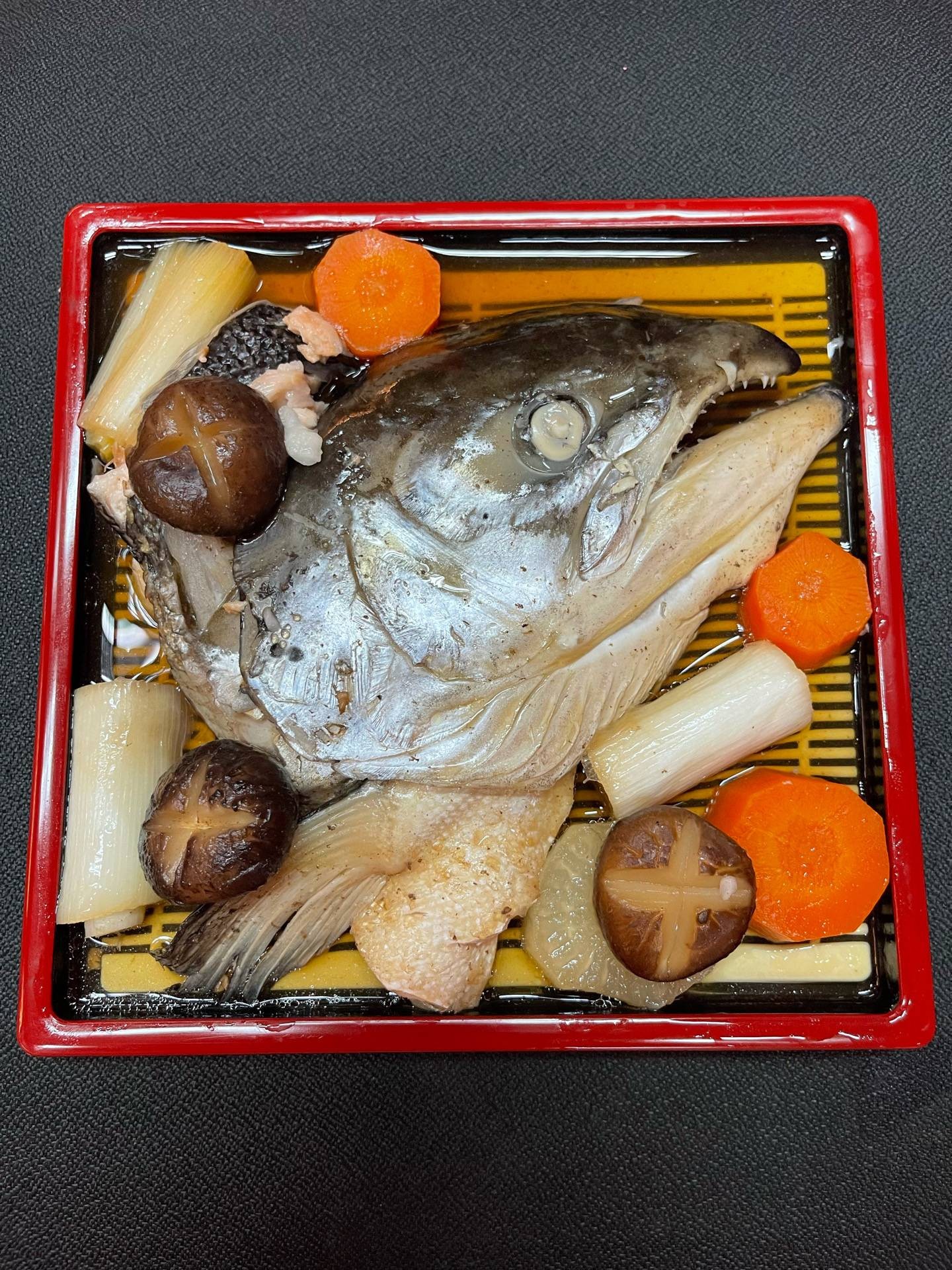 หัวปลาแซลมอนต้มซีอิ้วสไตล์ญี่ปุ่น 