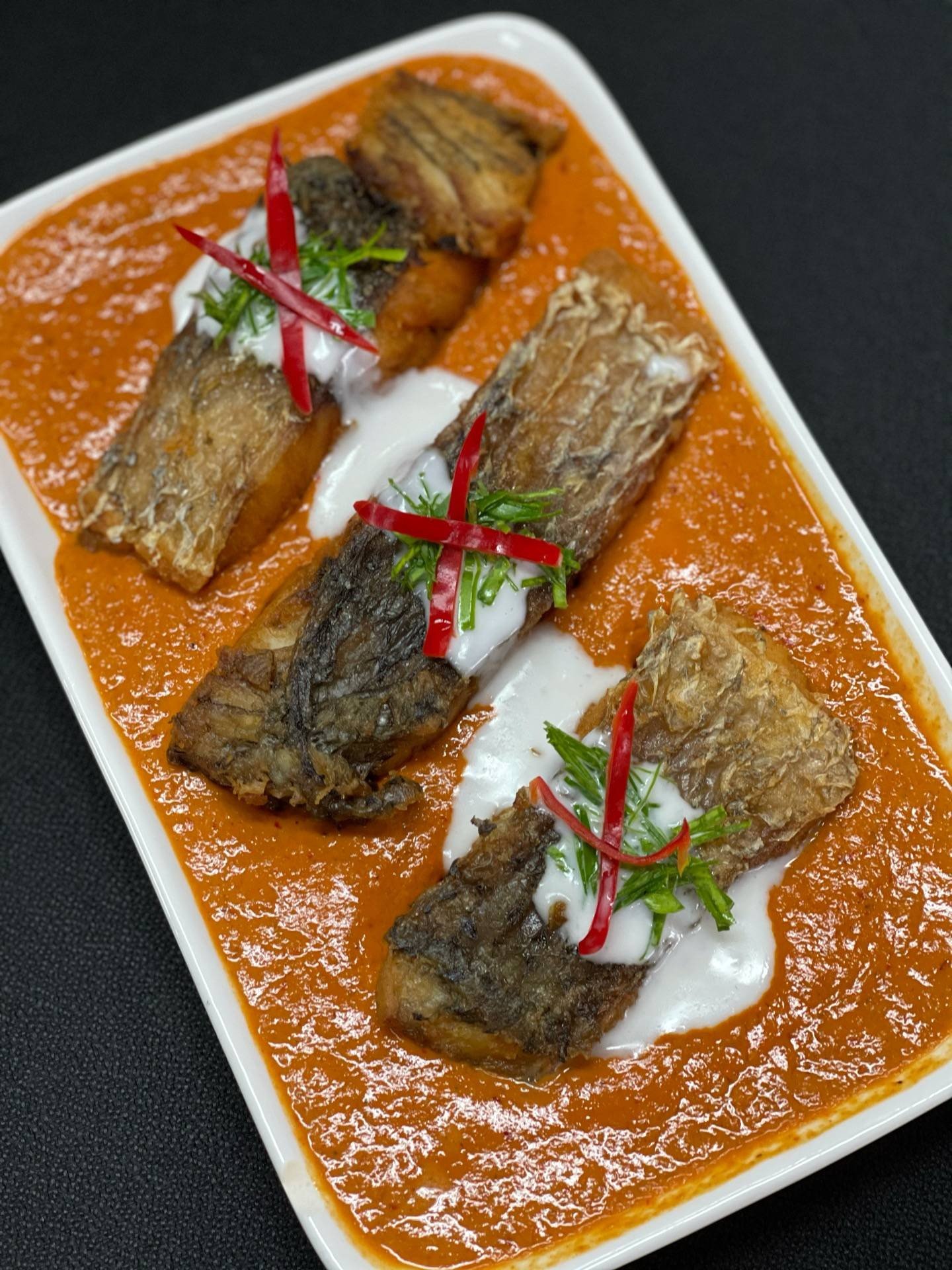 ฉู่ฉี่ปลากระพงทอด