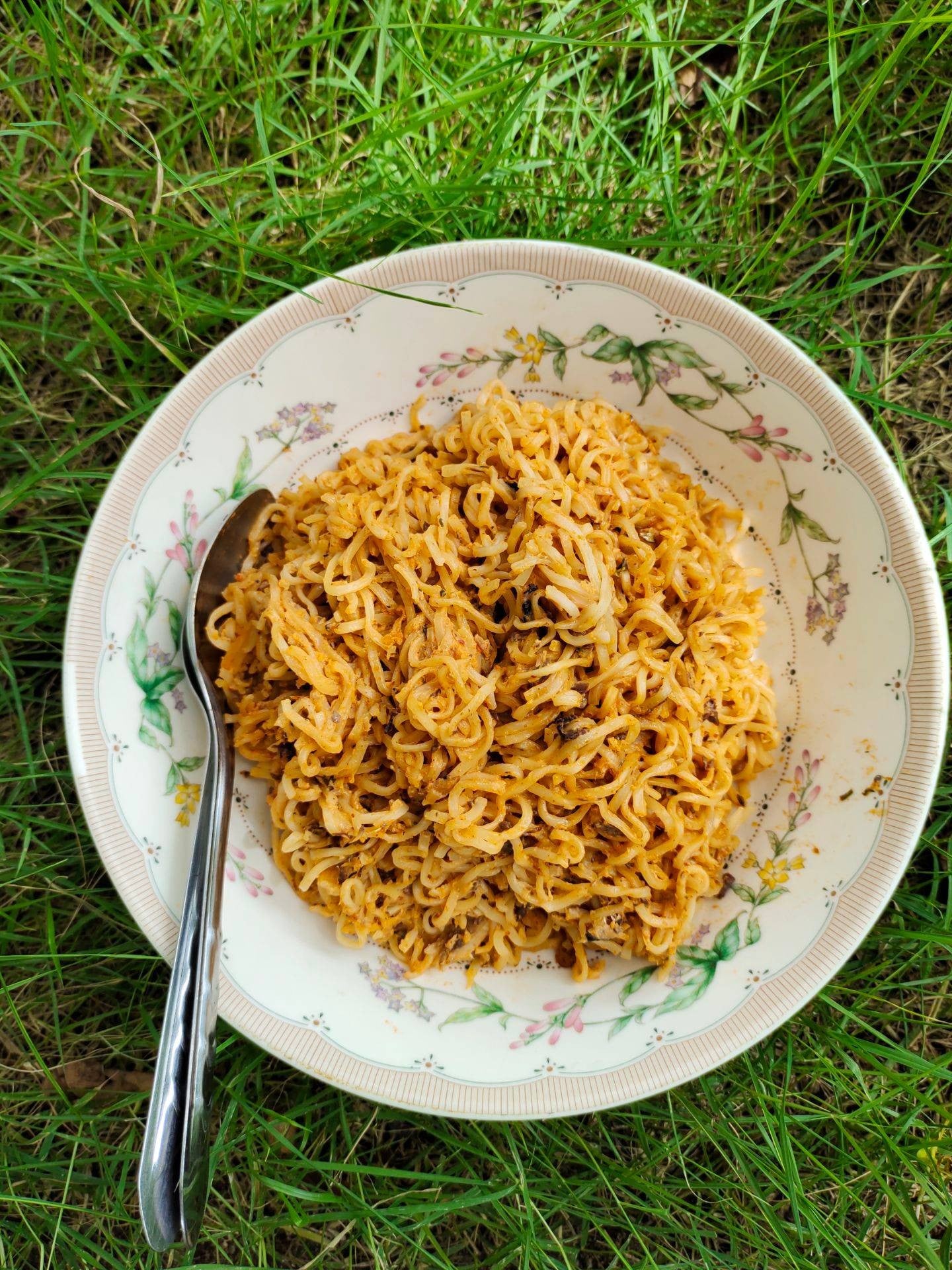 มาม่าผัดปลากระป๋อง