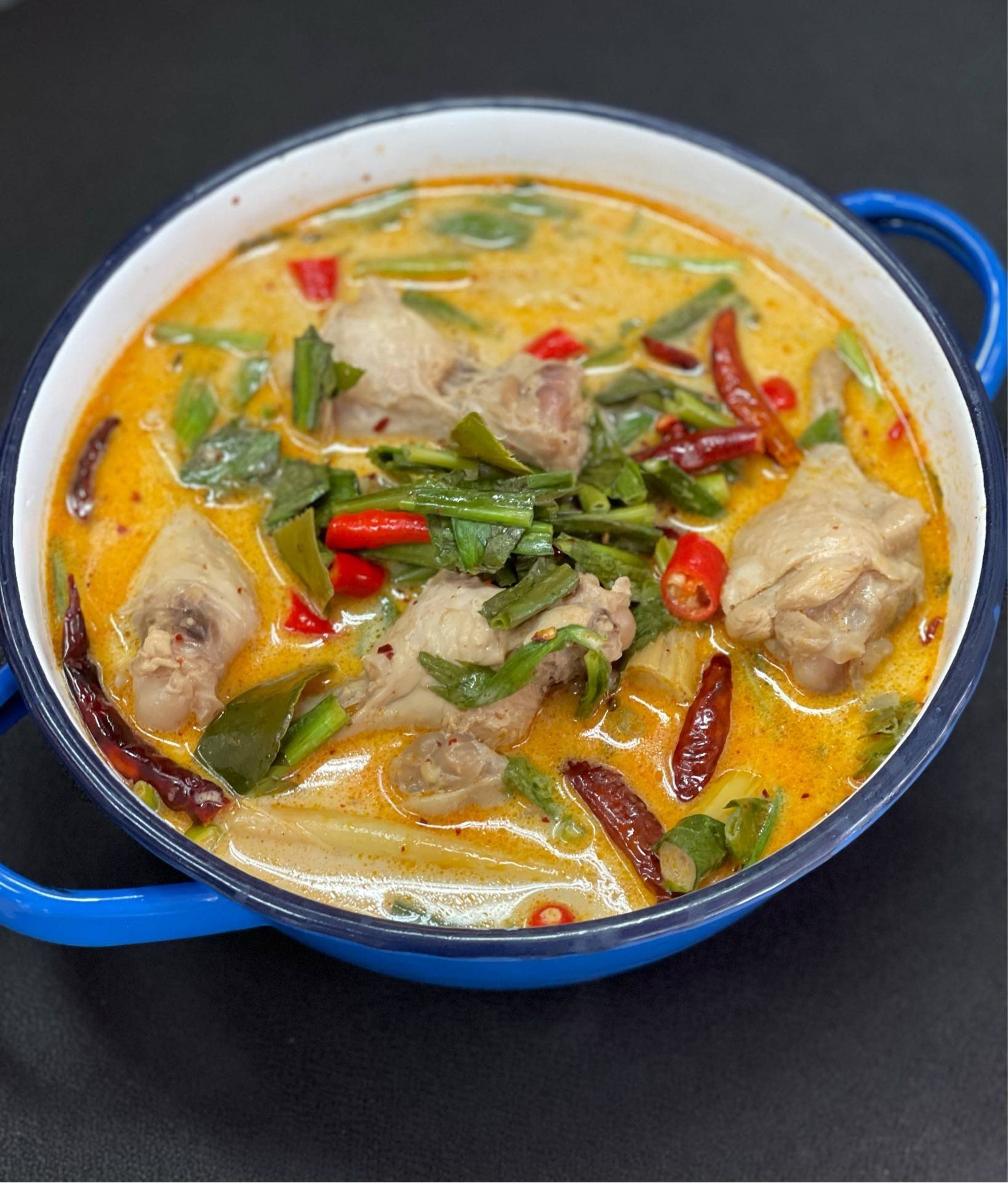 ต้มข่าน่องไก่บน 
