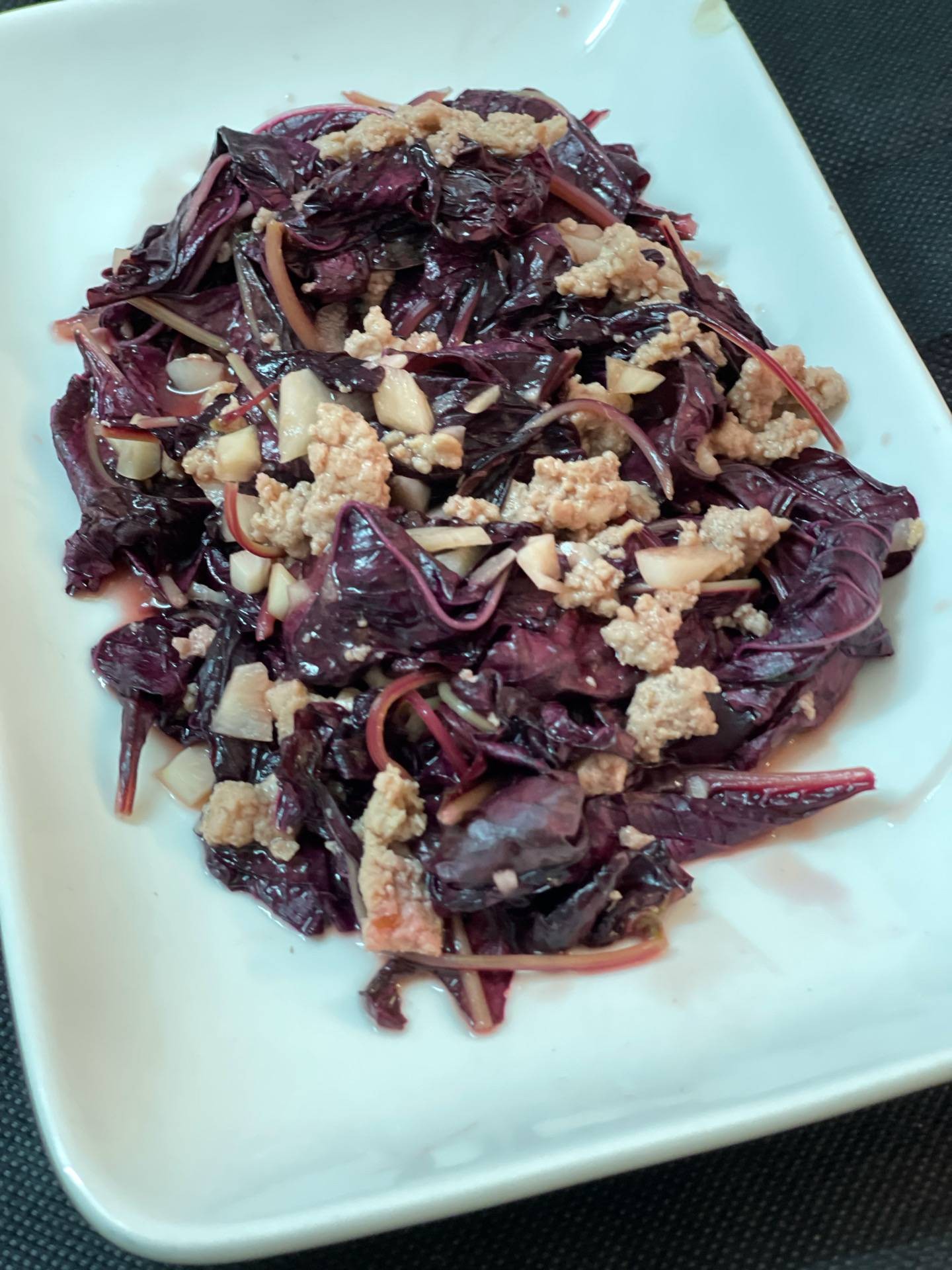 ผักโขมแดงผัดหมูสับ สูตรไม่ใส่น้ำมัน 