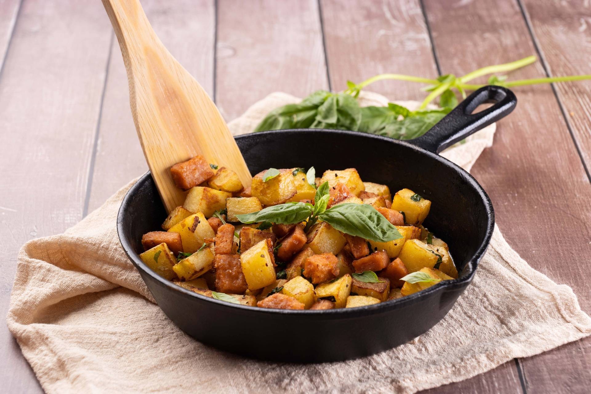 ผัดออมนิมีทลันชันกับมันฝรั่ง