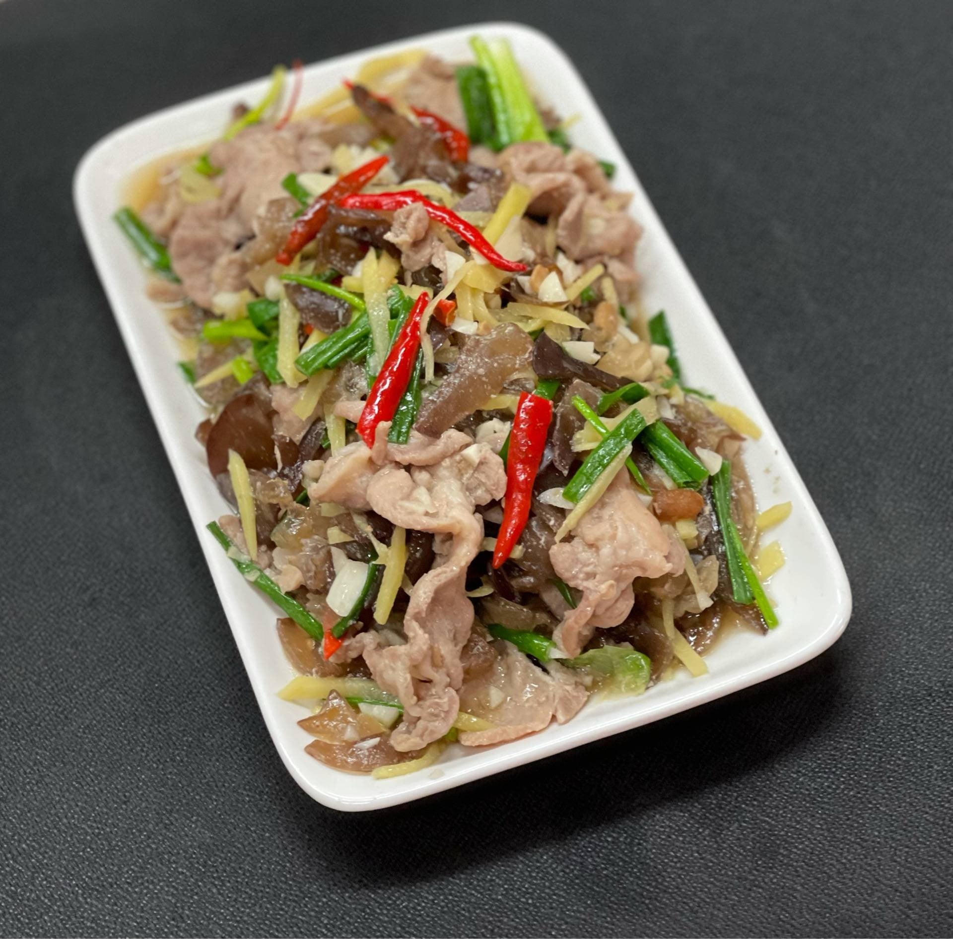 สันคอหมูผัดขิง สูตรไม่ใส่น้ำมัน 