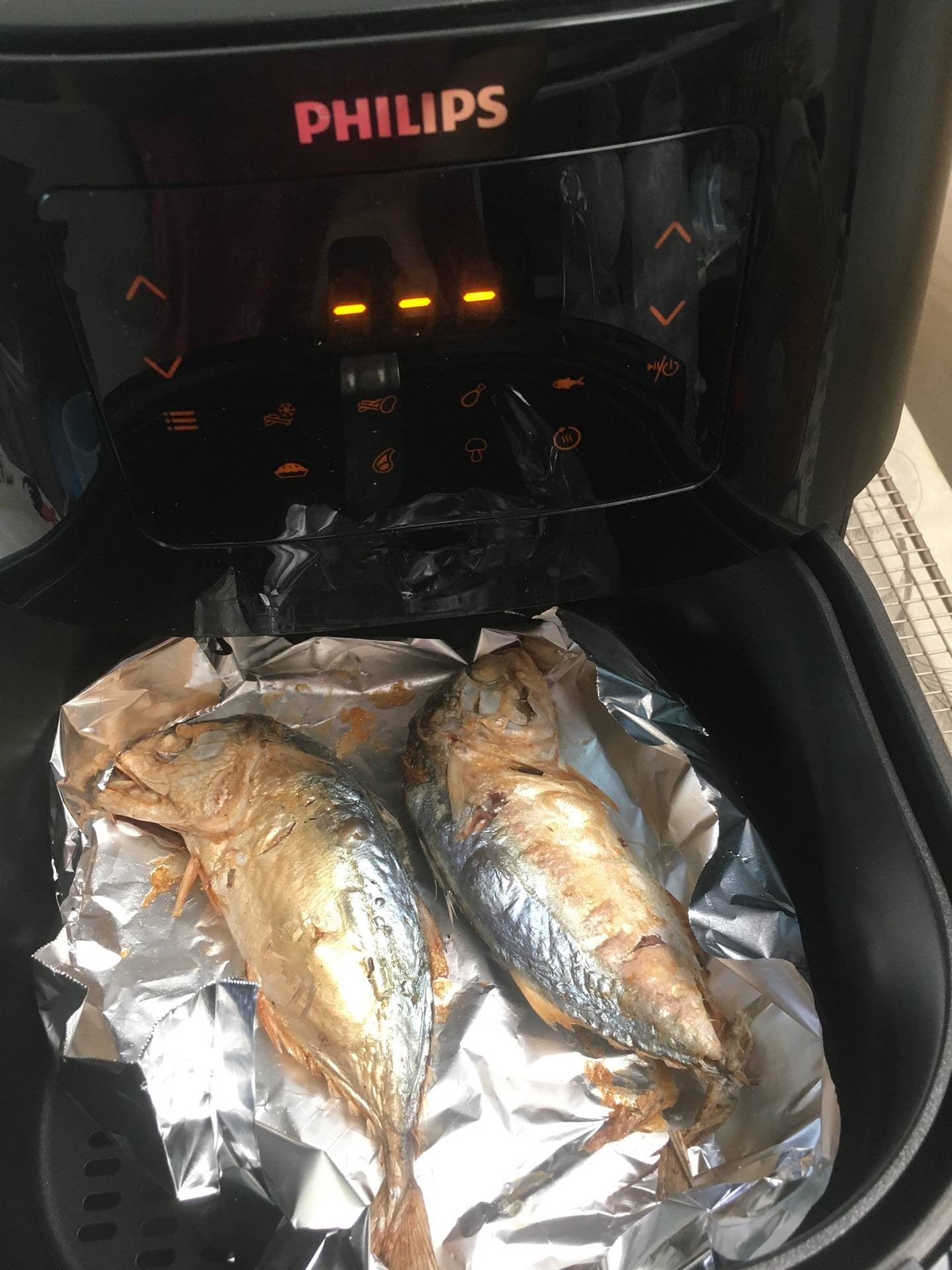 ปลาทูย่าง By หม้อทอด Philips Airfryer (HD9270) น้ำพริกกะปิ