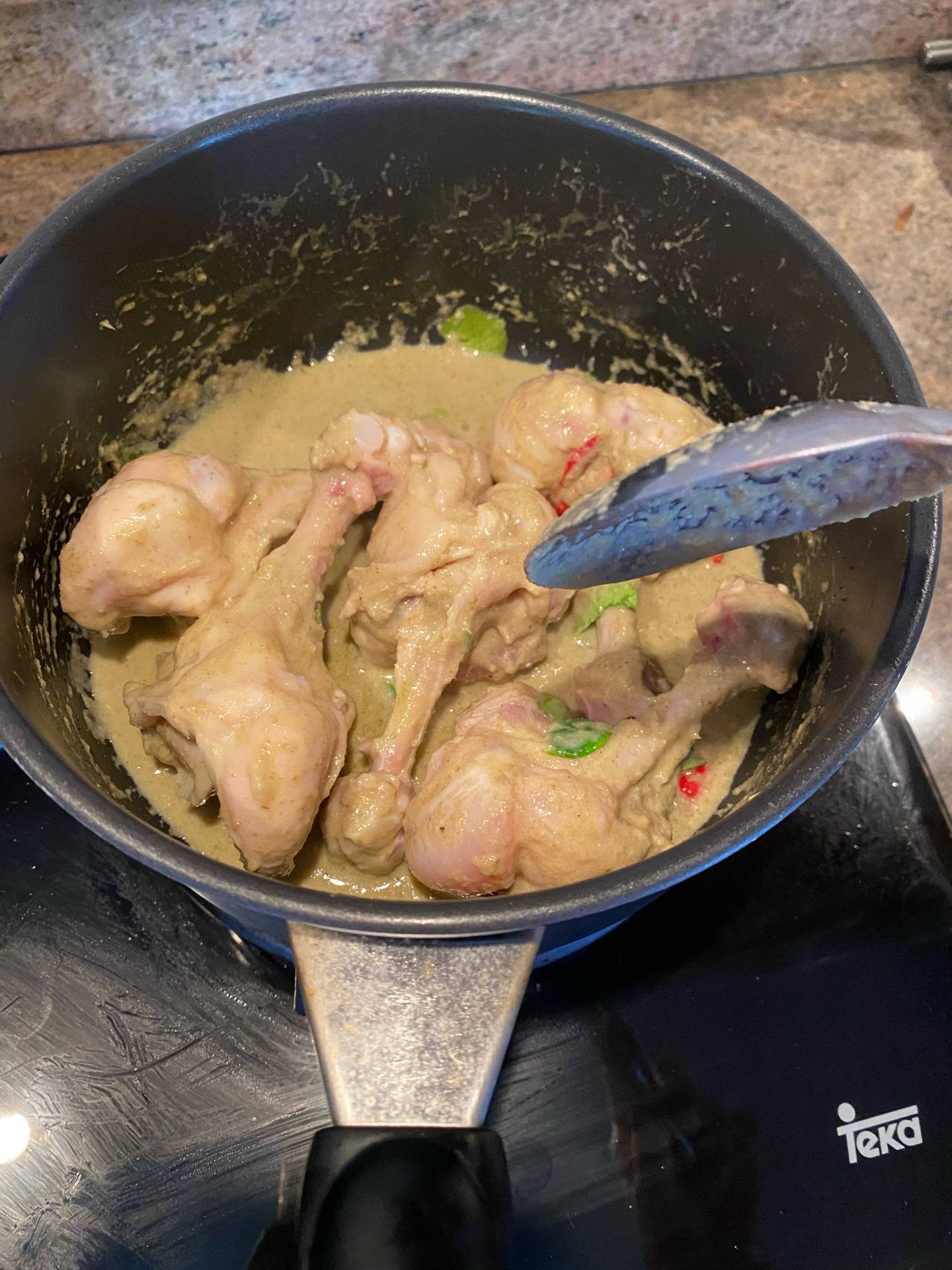 แกงเขียวหวานไก่/Chicken Green Curry With Pasta