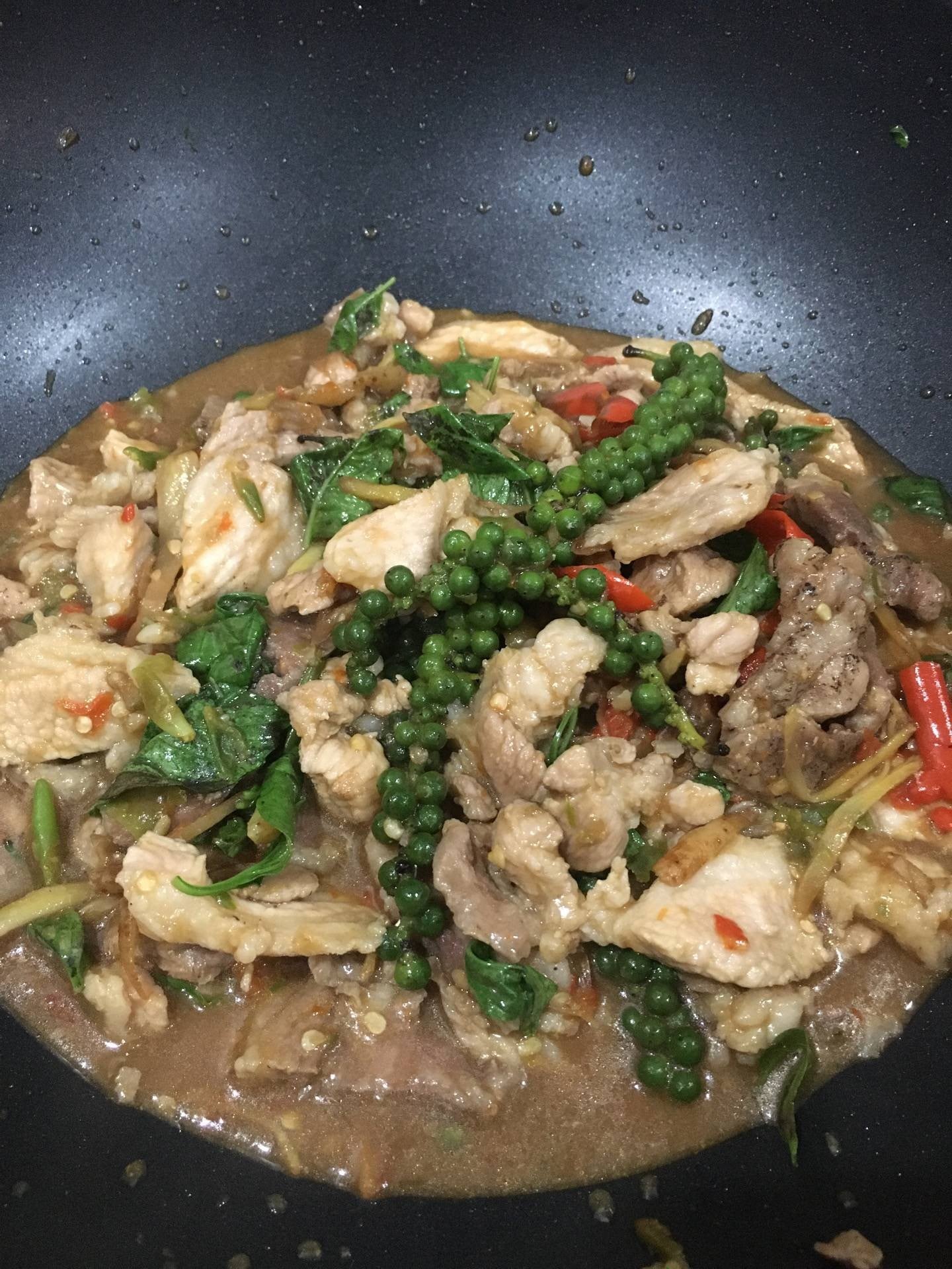 ผัดขี้เมาหมู