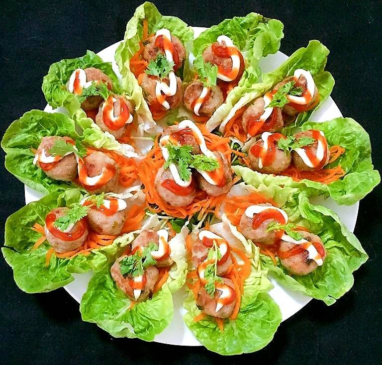 มีทบอลห่อผัก meatball baby romaine lettuce wraps