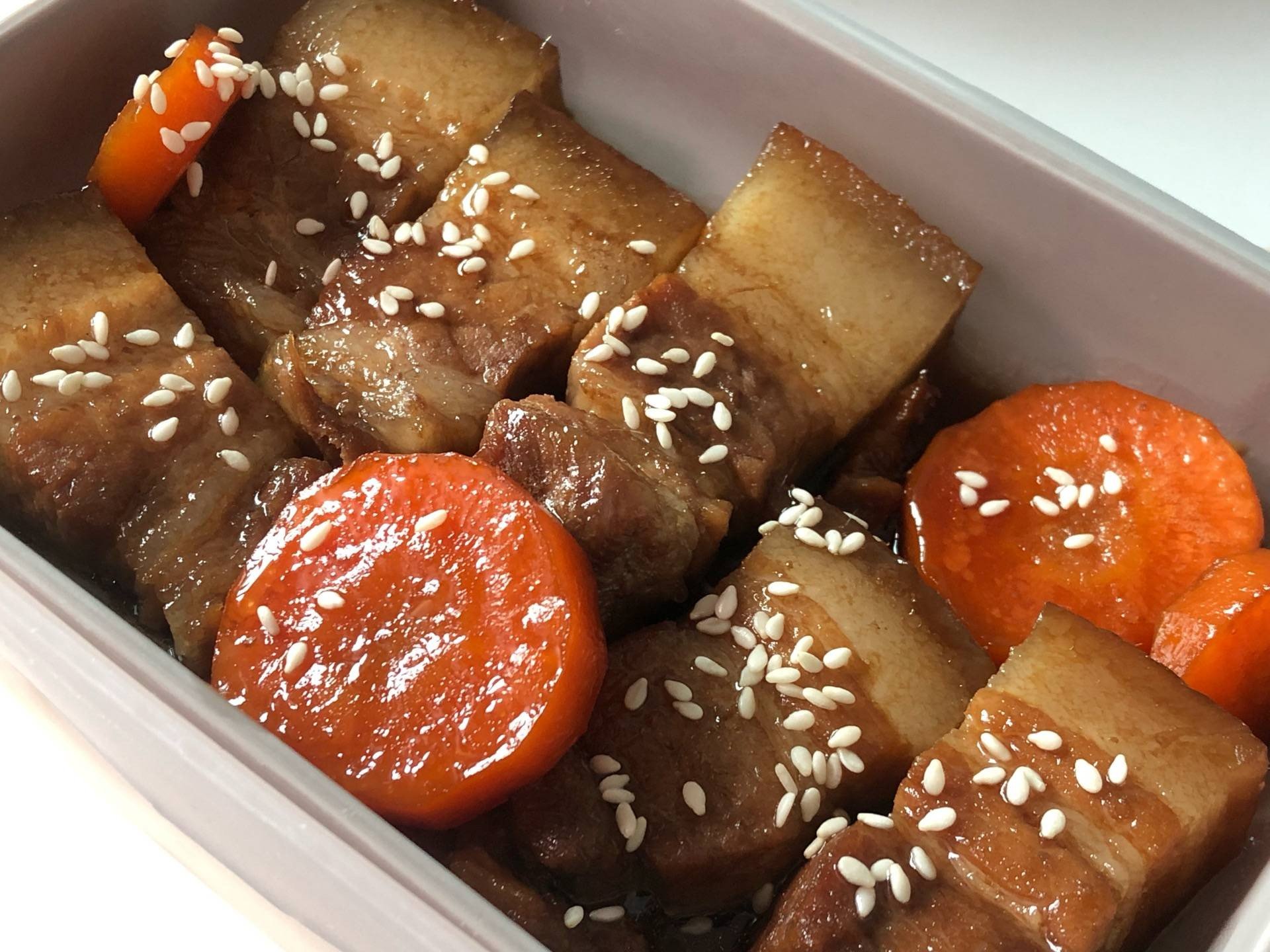 สามชั้นตุ๋นซอสเทริยากิ