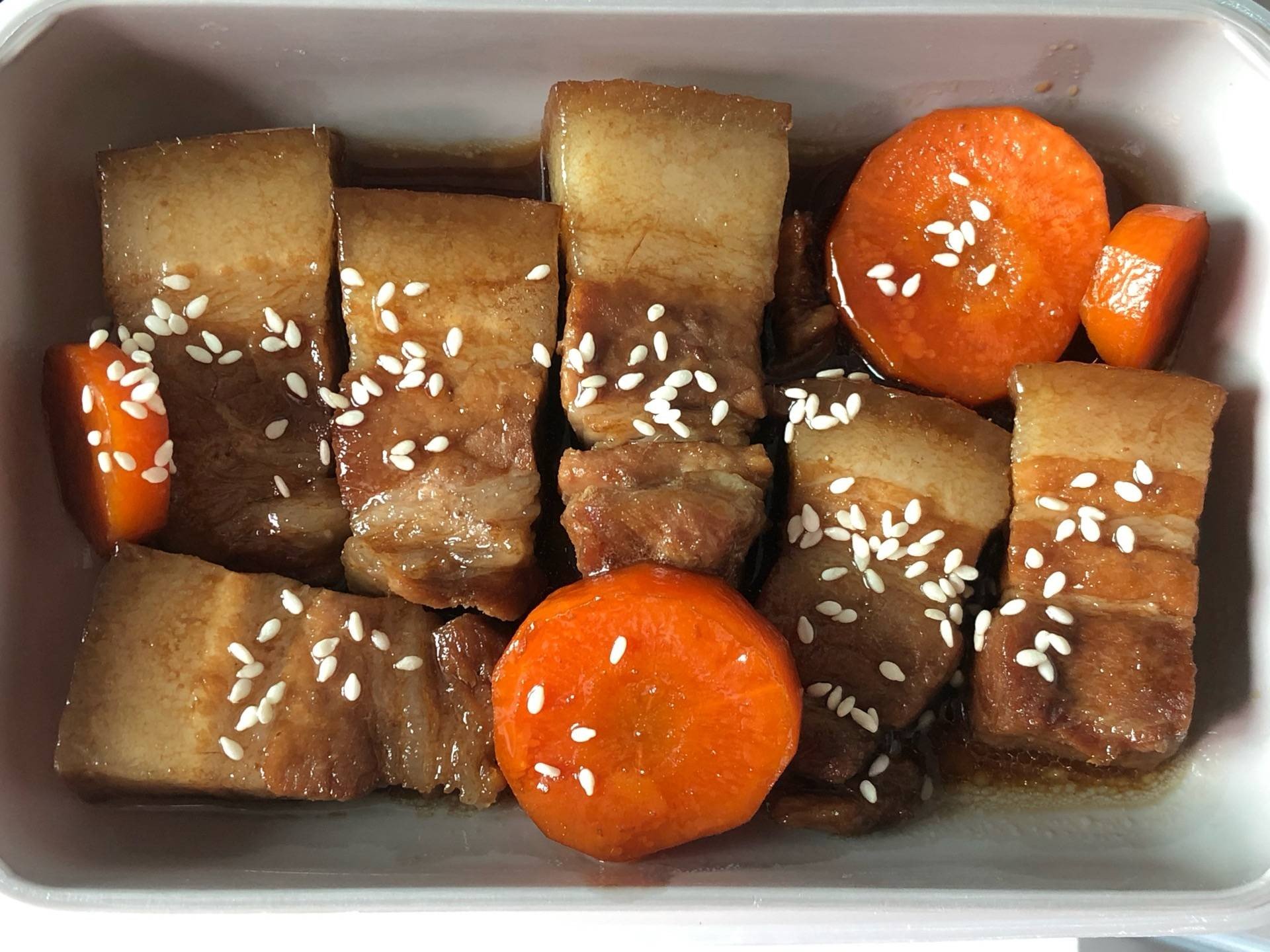 สามชั้นตุ๋นซอสเทริยากิ