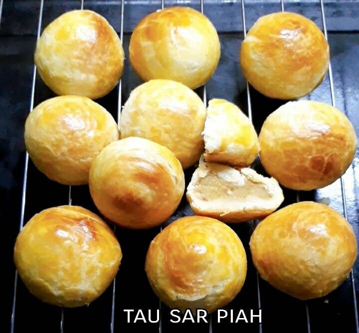 tau sar piah/Malaysian style(savoury mung bean paste biscuit)ขนมเปี๊ยะ