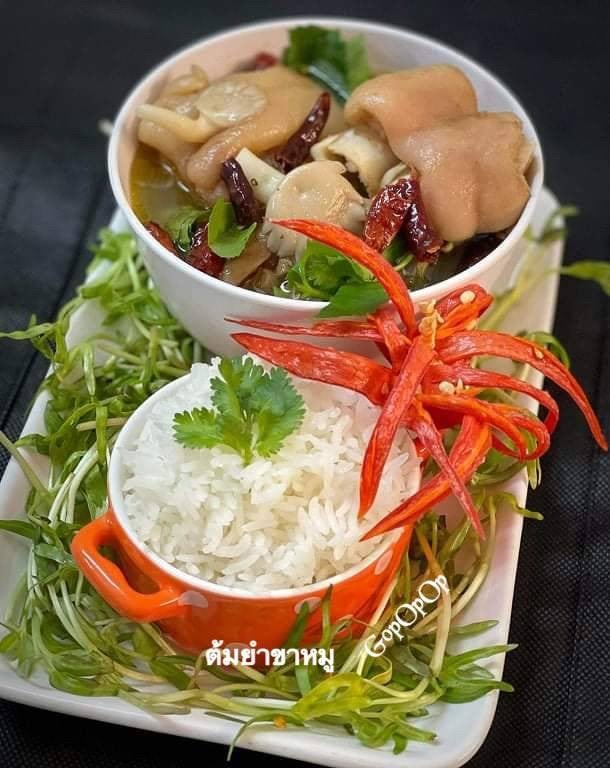 ต้มยำขาหมู 