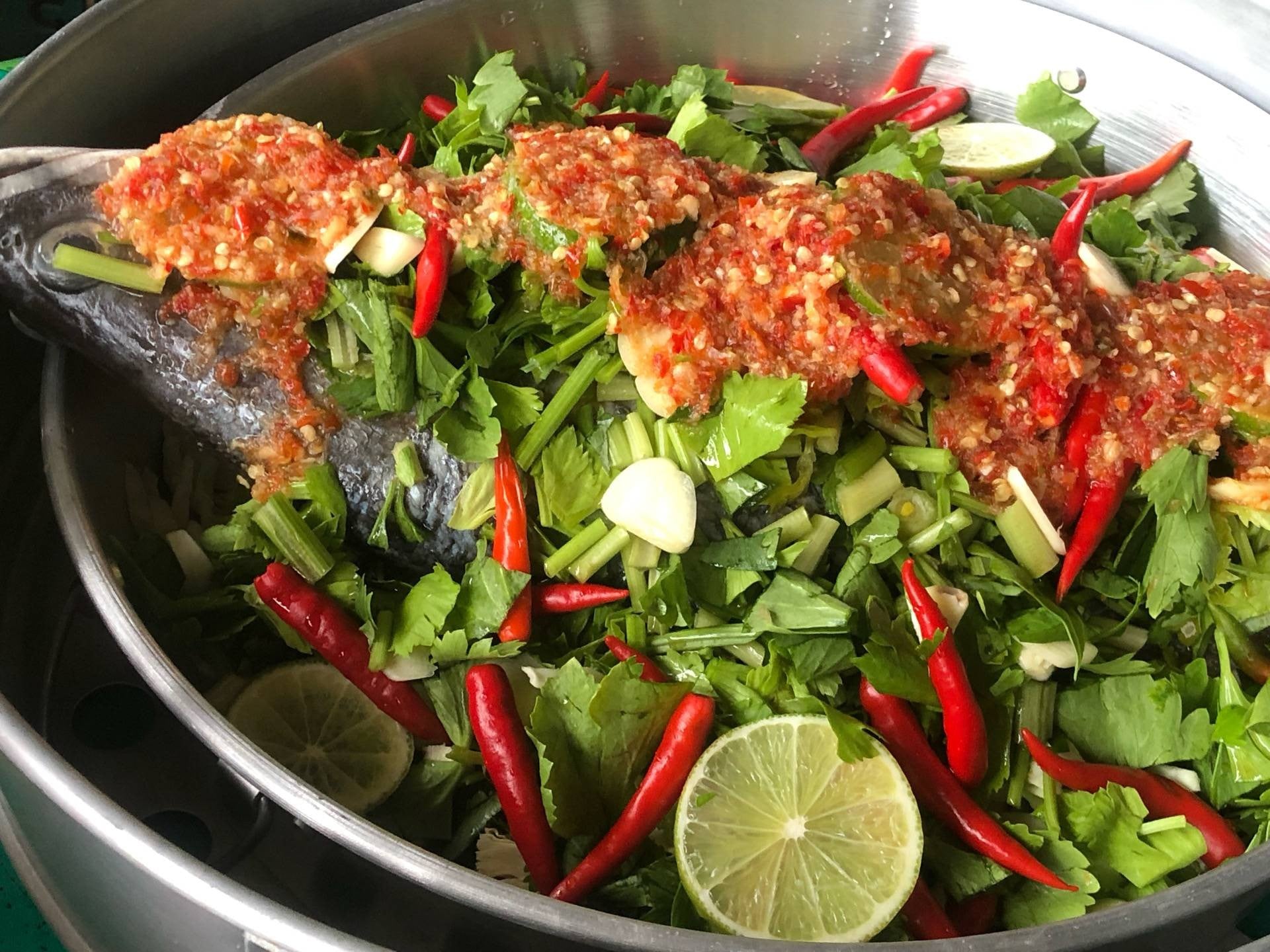 ปลากระพงนึ่งมะนาว