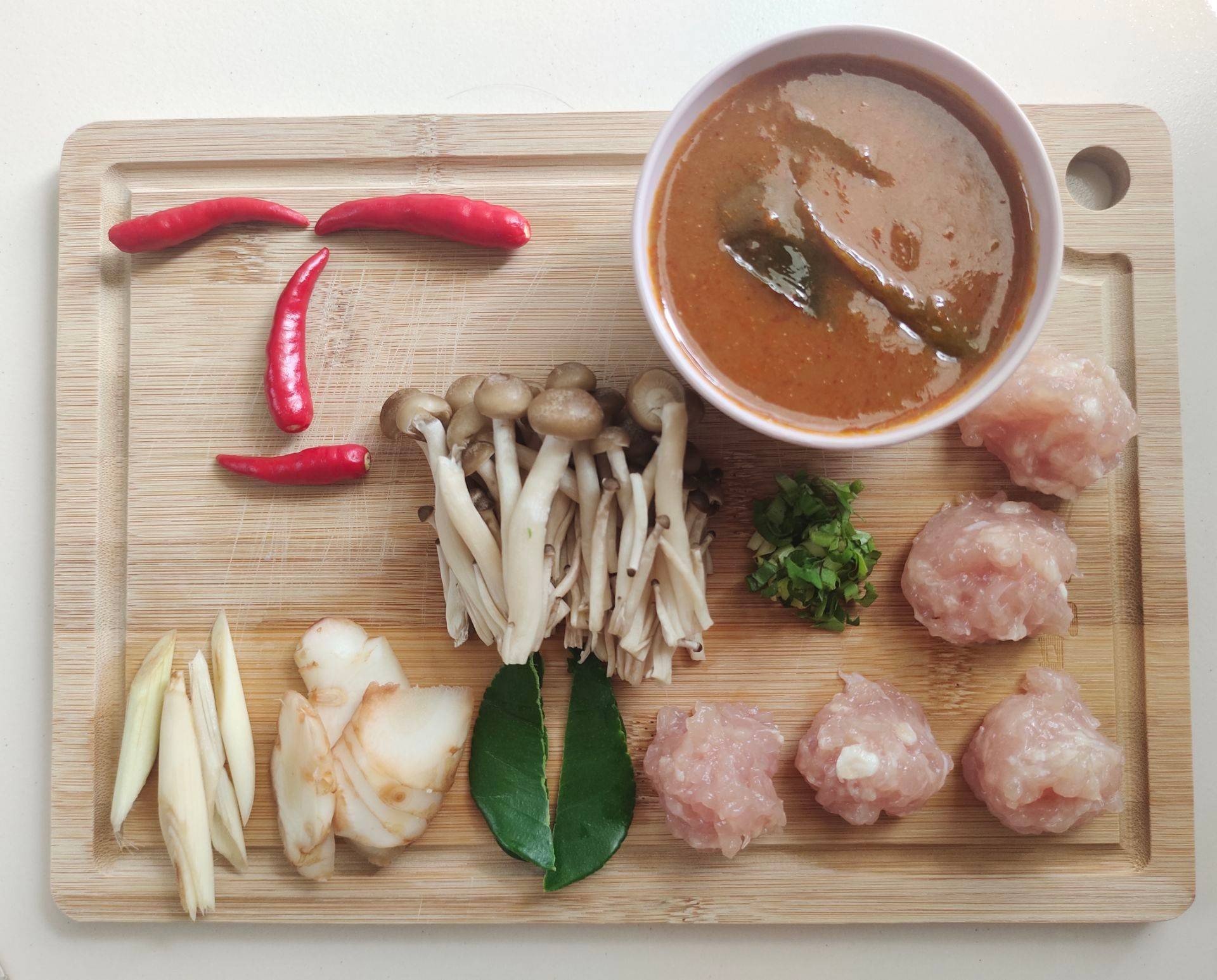 ต้มยำน้ำข้นหมูเด้ง