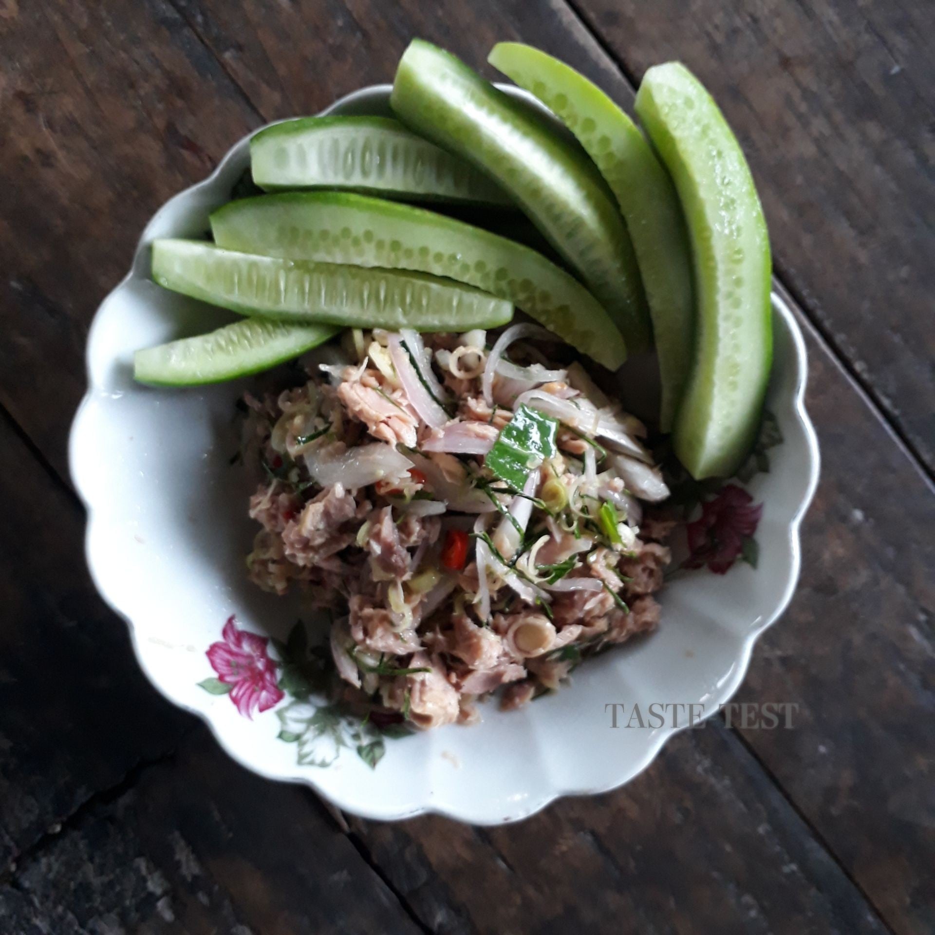 ยำปลาทูน่ากระป๋อง 🐟🥗