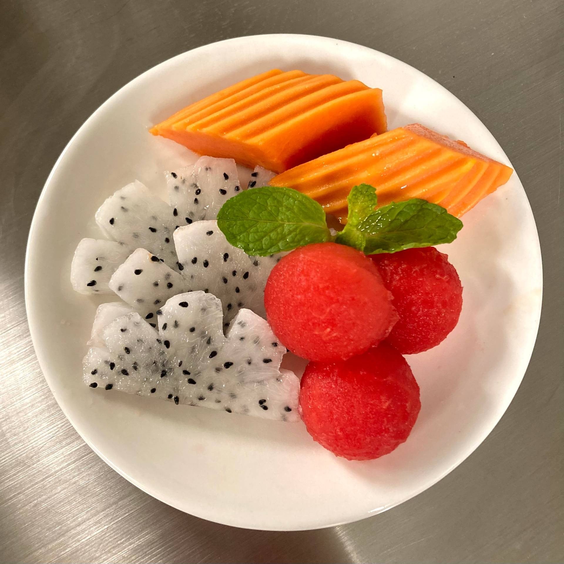 จัดจานผลไม้แบบง่าย