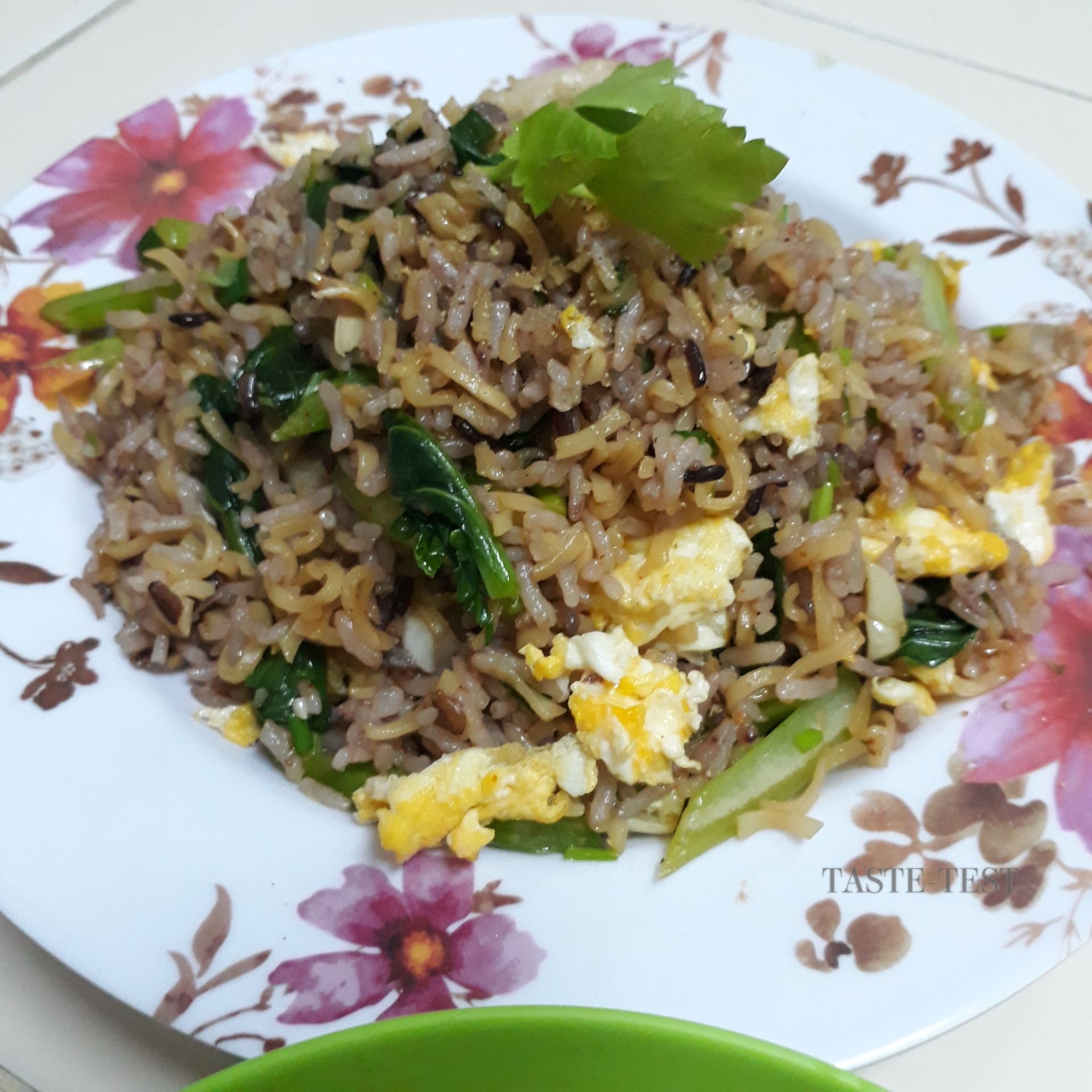 ข้าวผัดบะหมี่กึ่งฯรสหมูสับ 🍛🍲