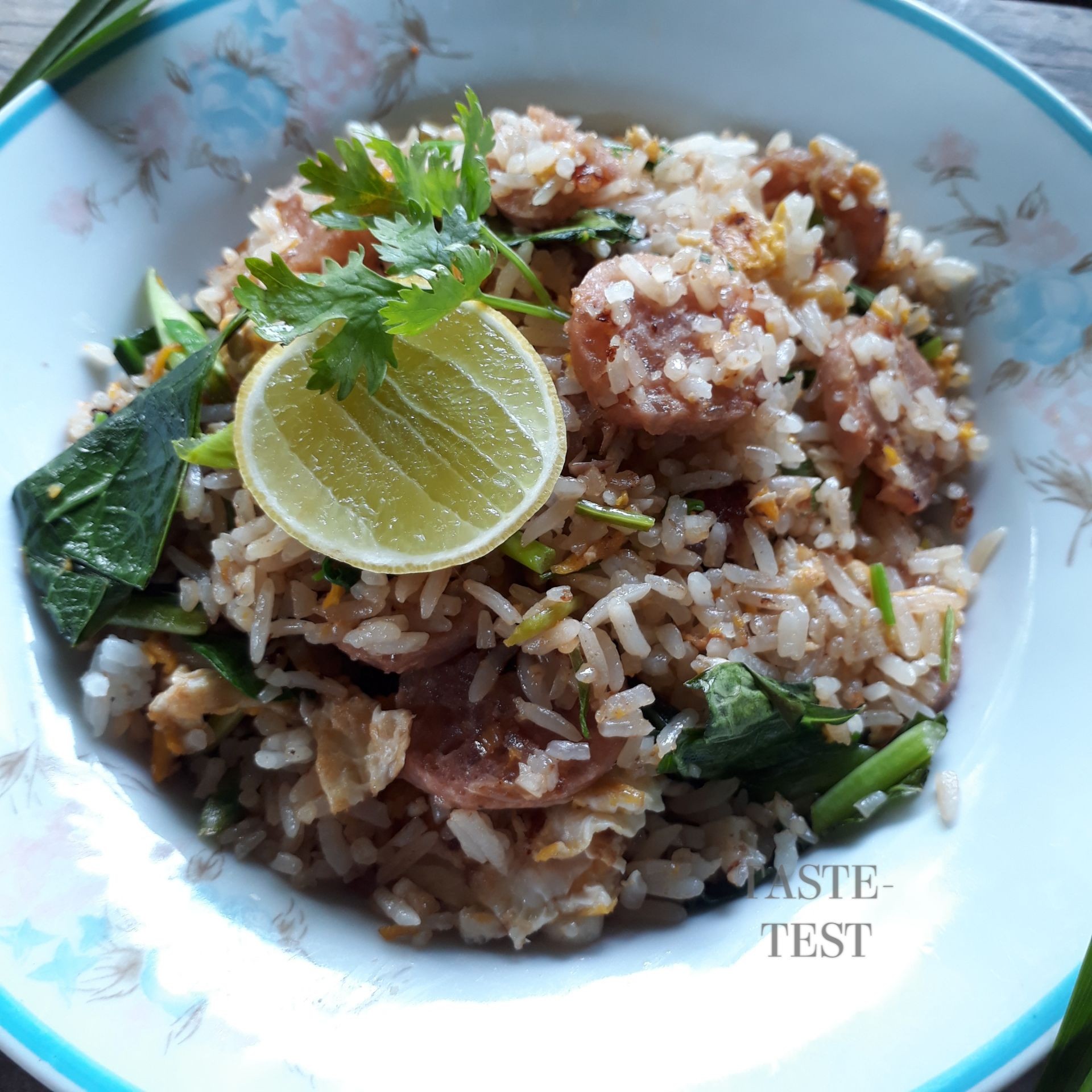 ข้าวผัดแหนม
🍛🐽