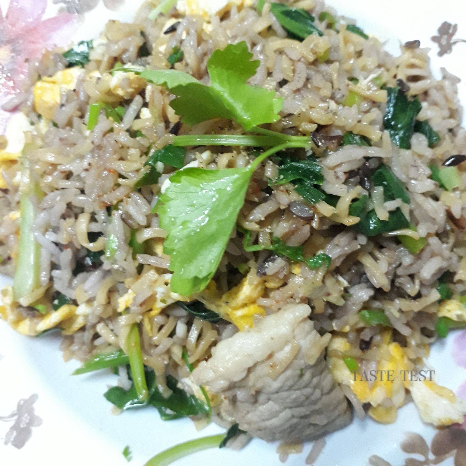 ข้าวผัดบะหมี่กึ่งฯรสหมูสับ 🍛🍲