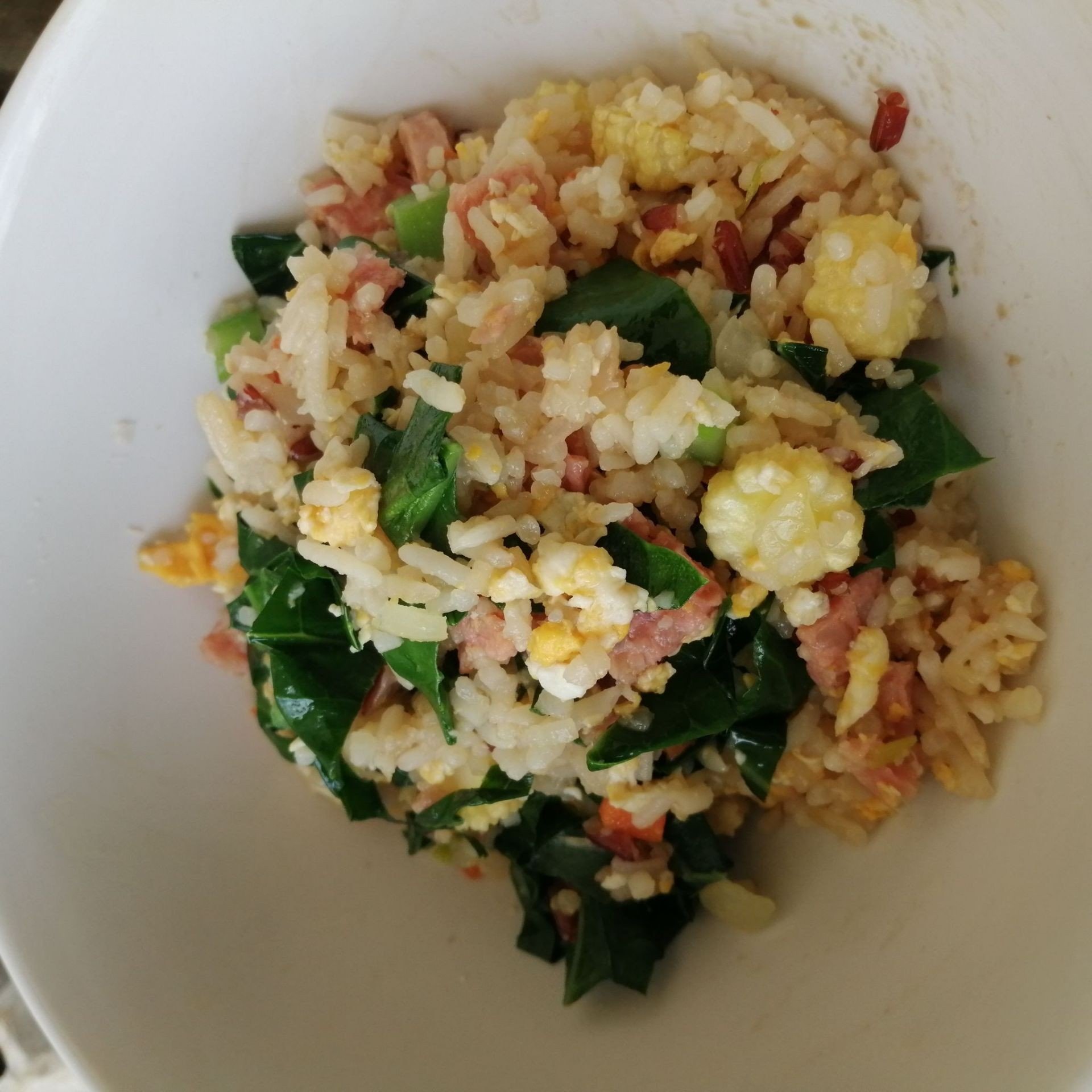 ข้าวผัดแหนมใส่ผักเยอะๆ  
🥘🍛🥦🌽🥕🥒