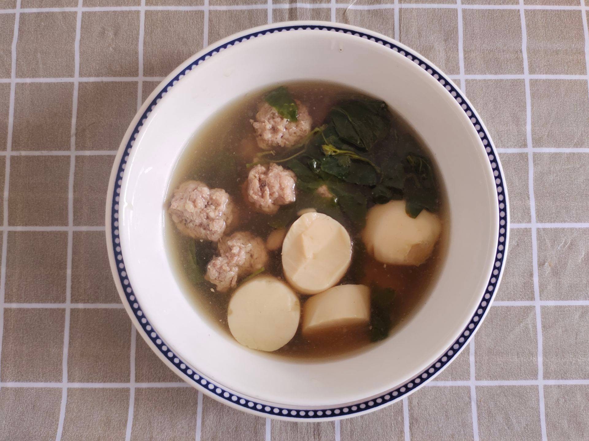 ต้มจืดตำลึงเต้าหู้ไข่