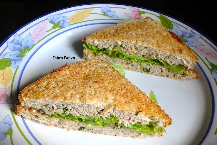 แซนวิชขนมปังหน้าหมู