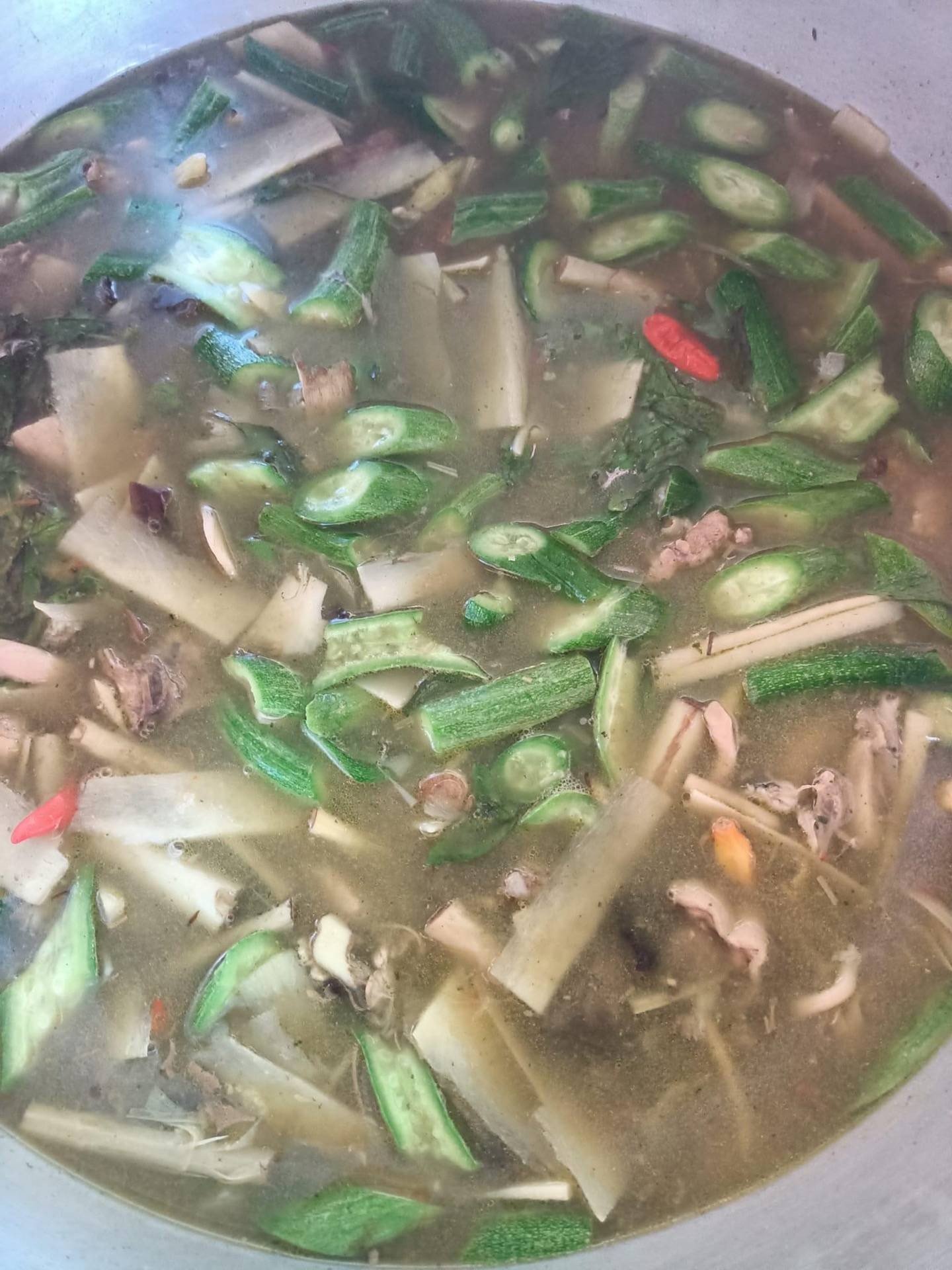 แกงหน่อไม้ใส่บวบ แบบอีสาน #WongnaiCooking